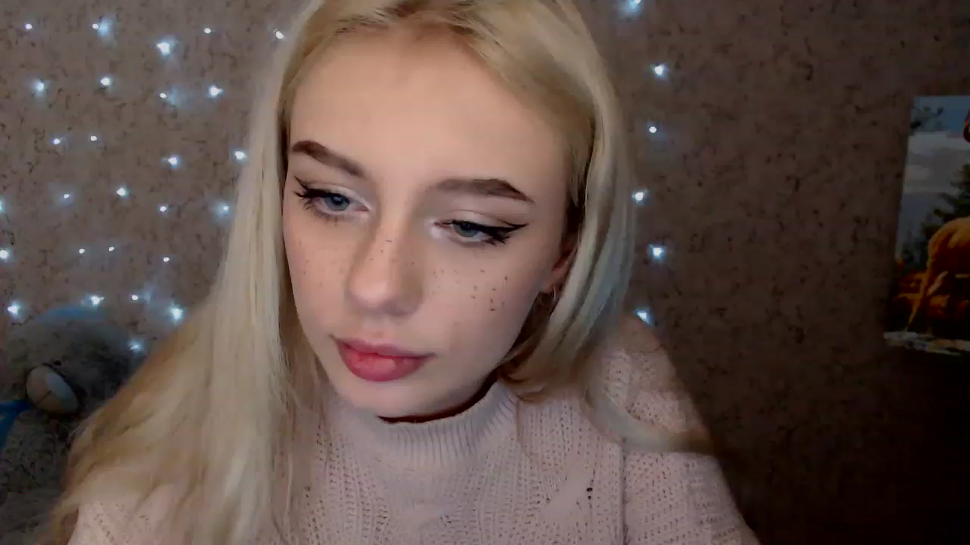 Gallery image thumbnail from Ririma_xo's myfreecams stream on, 01/06/2023, 11:46 image 14 of 20