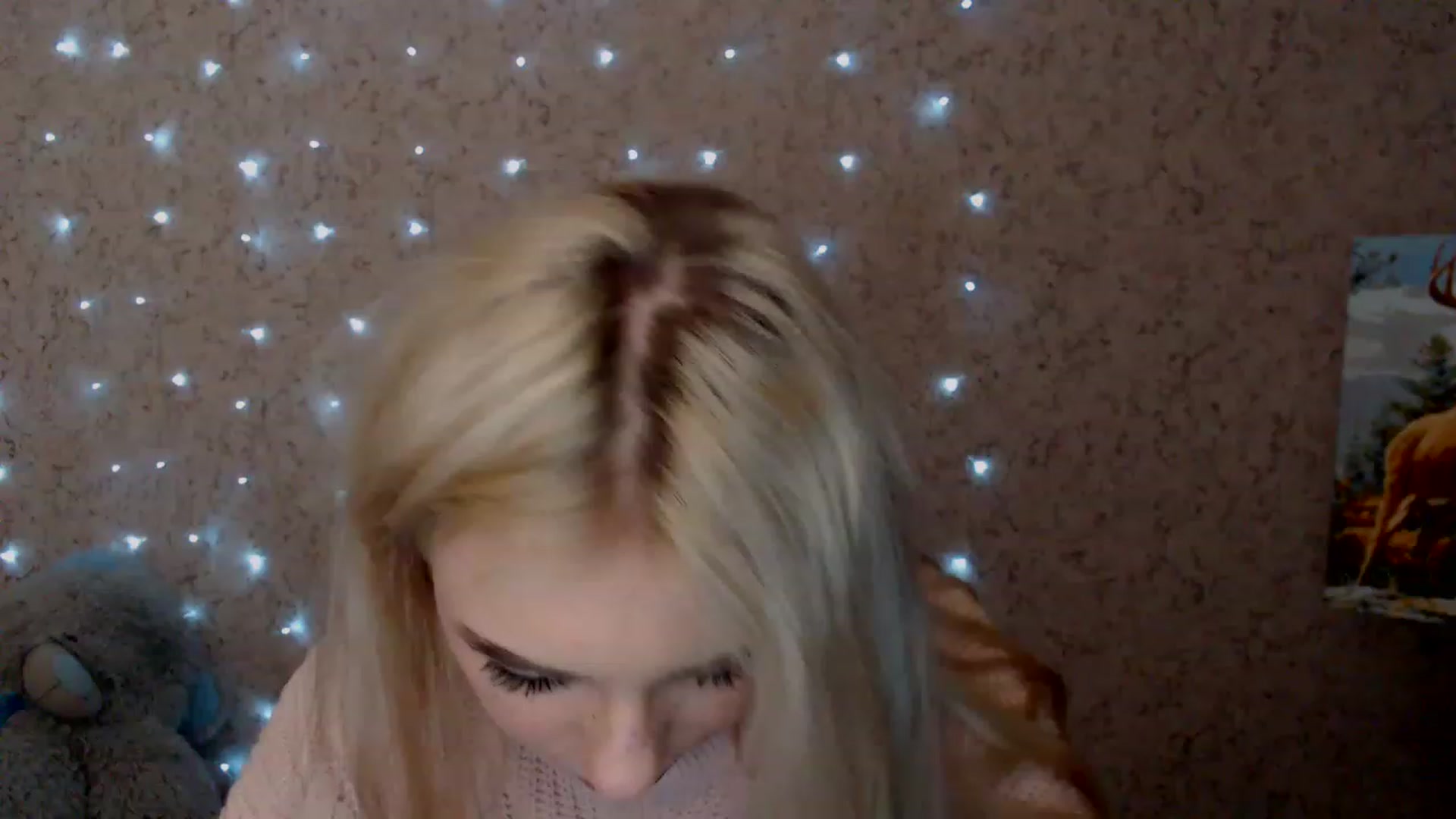 Gallery image thumbnail from Ririma_xo's myfreecams stream on, 01/06/2023, 11:46 image 4 of 20