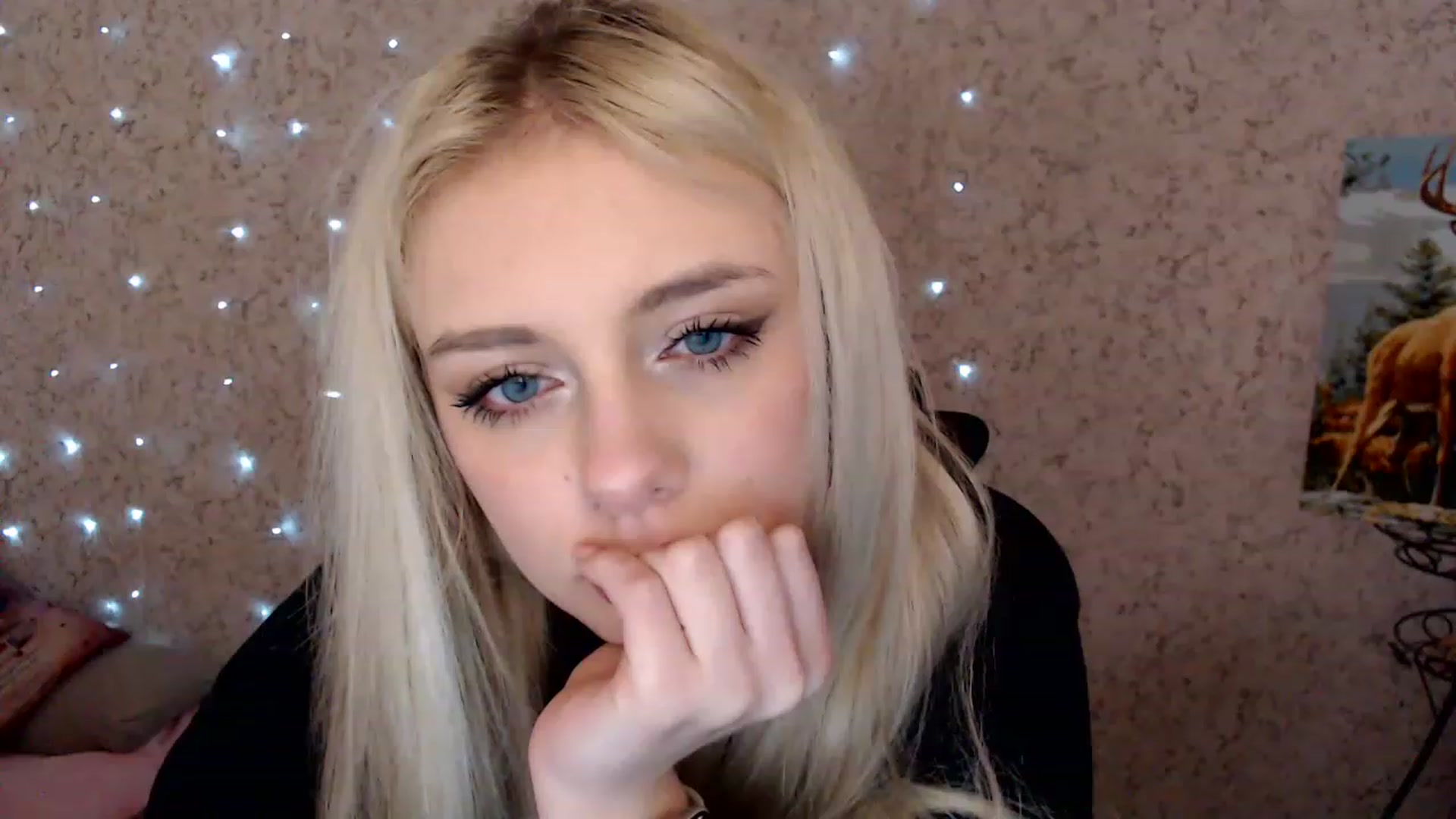 Gallery image thumbnail from Ririma_xo's myfreecams stream on, 01/07/2023, 11:34 image 7 of 20