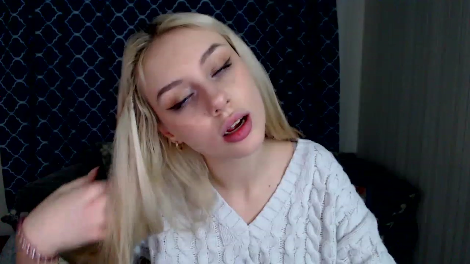 Gallery image thumbnail from Ririma_xo's myfreecams stream on, 01/13/2023, 12:12 image 7 of 20