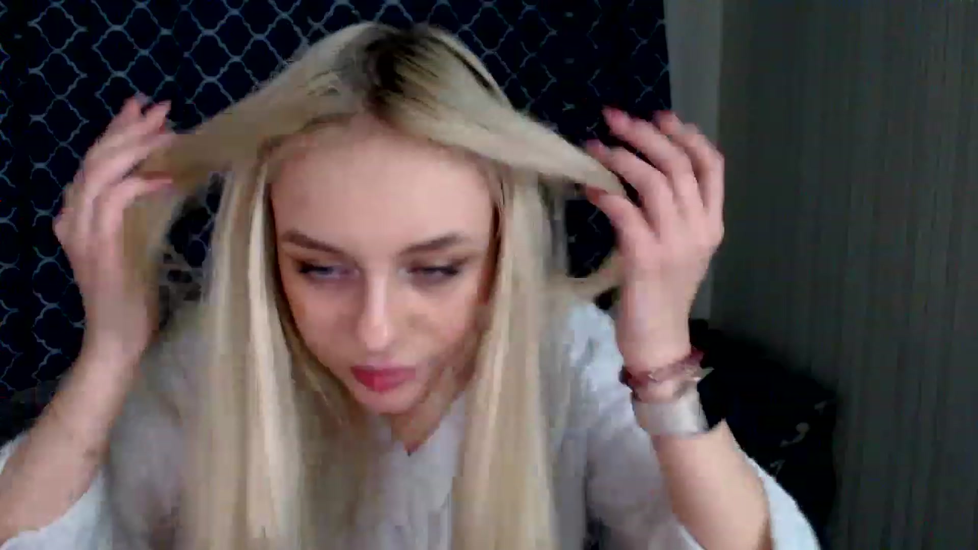 Gallery image thumbnail from Ririma_xo's myfreecams stream on, 01/13/2023, 12:12 image 16 of 20