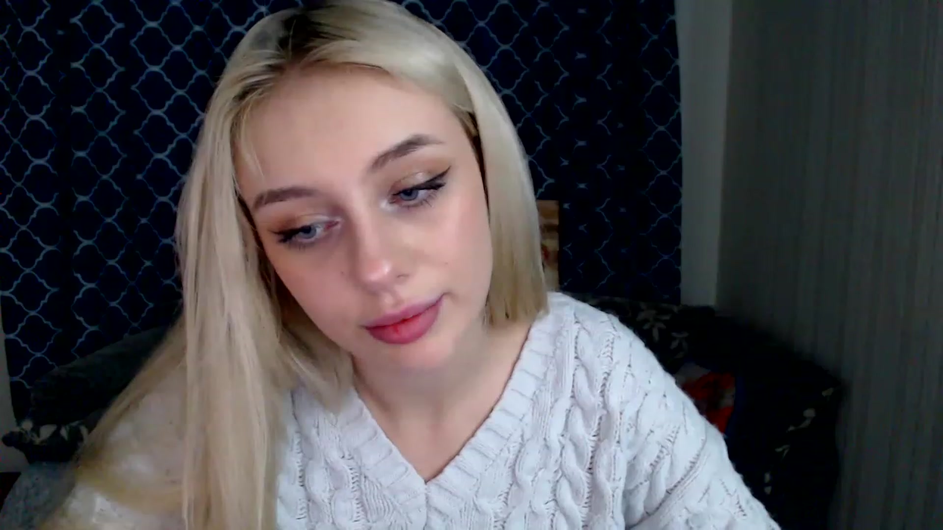 Gallery image thumbnail from Ririma_xo's myfreecams stream on, 01/13/2023, 12:12 image 6 of 20