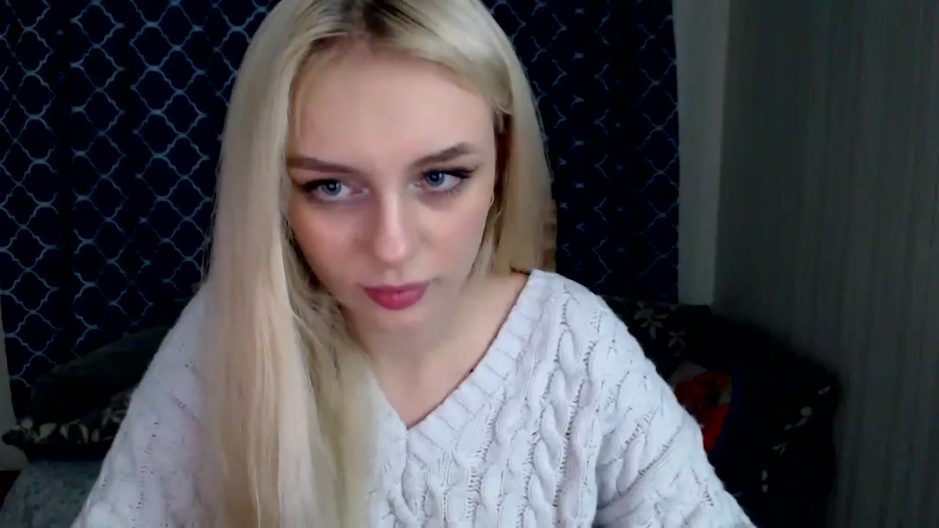 Gallery image thumbnail from Ririma_xo's myfreecams stream on, 01/13/2023, 12:12 image 3 of 20