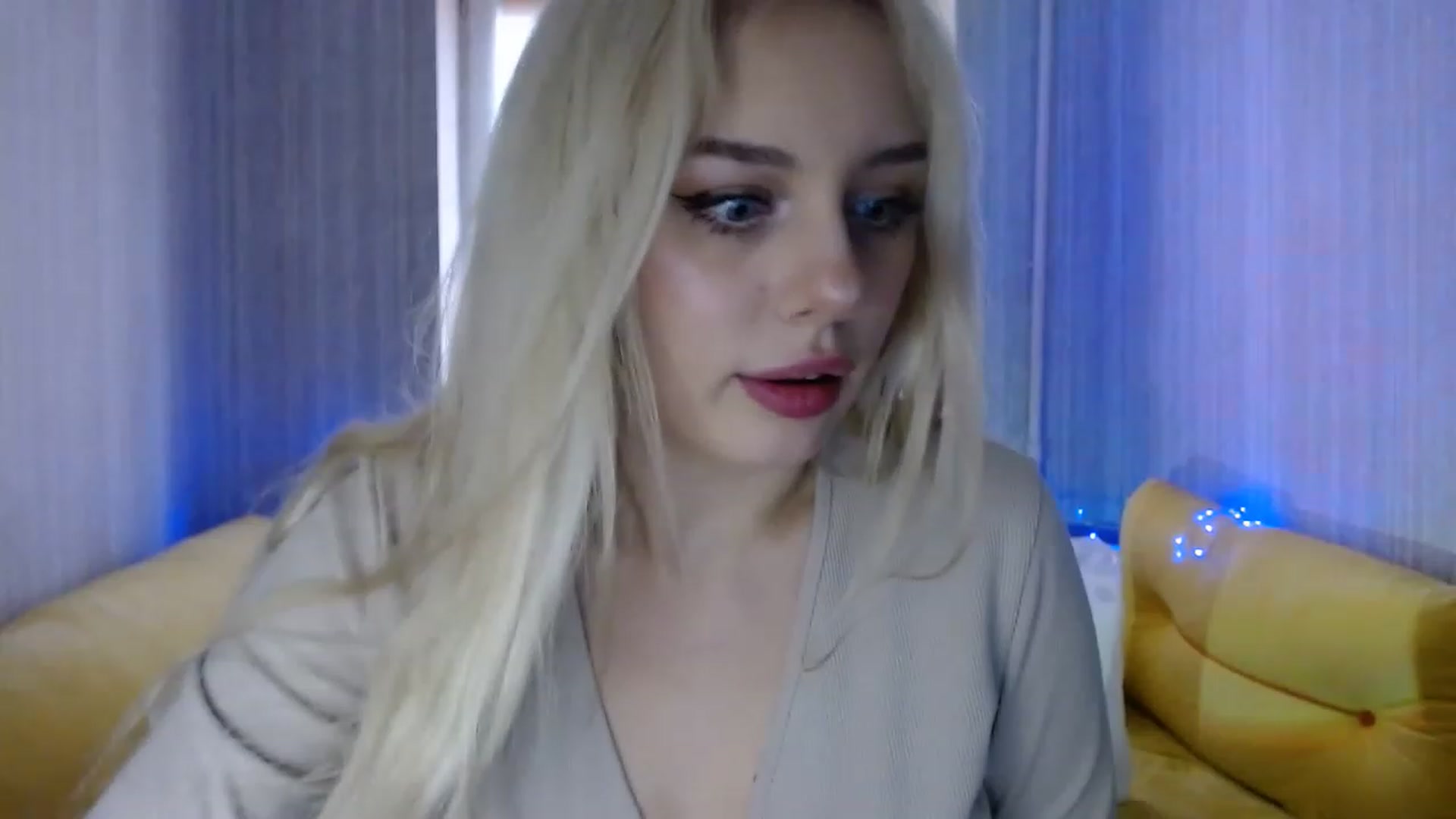 Gallery image thumbnail from Ririma_xo's myfreecams stream on, 01/17/2023, 09:54 image 4 of 20
