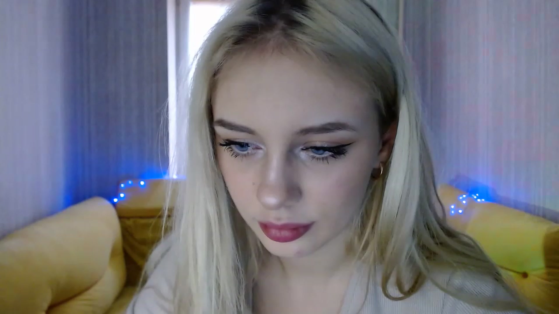 Gallery image thumbnail from Ririma_xo's myfreecams stream on, 01/17/2023, 09:54 image 7 of 20