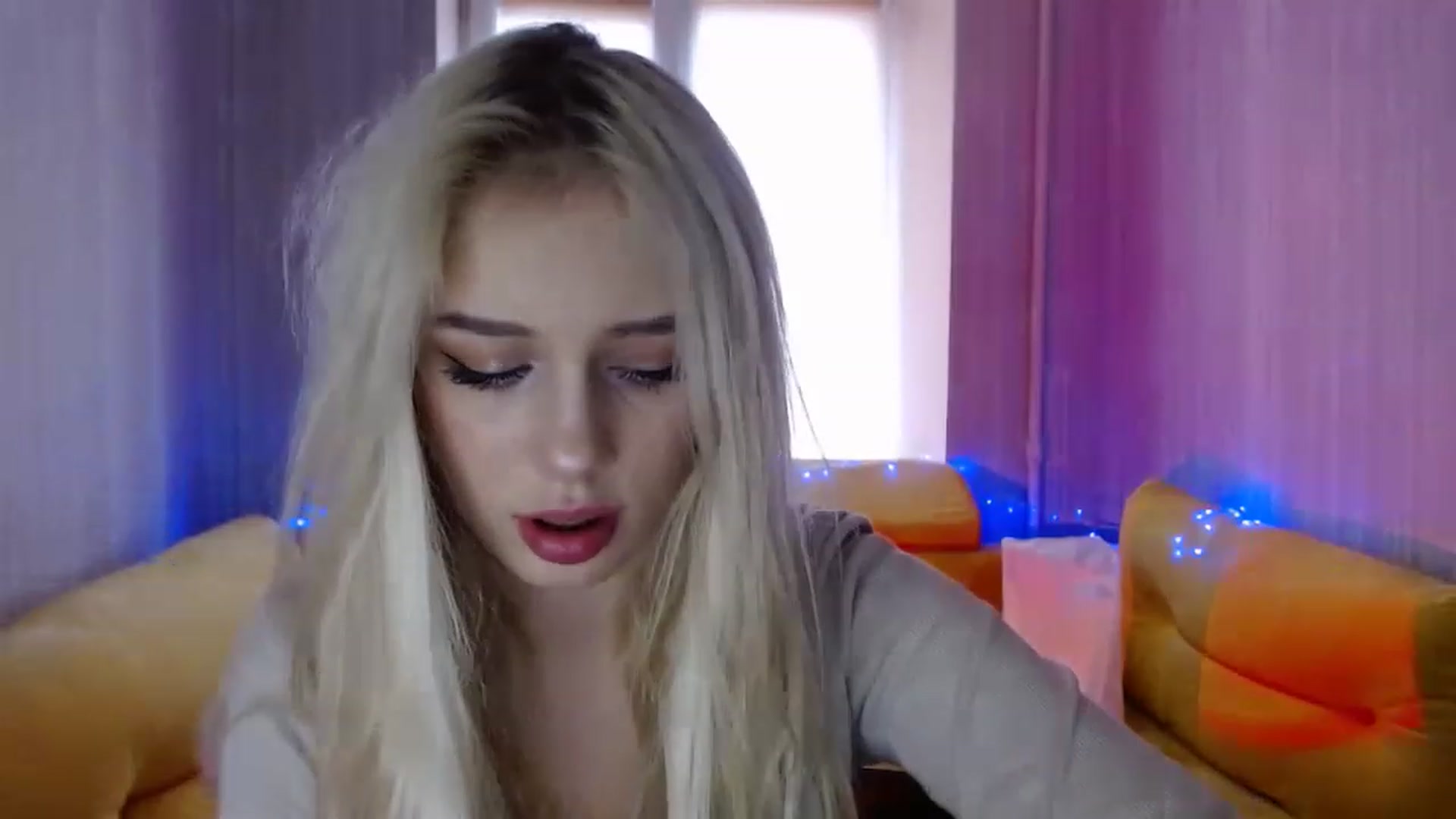 Gallery image thumbnail from Ririma_xo's myfreecams stream on, 01/17/2023, 09:54 image 13 of 20