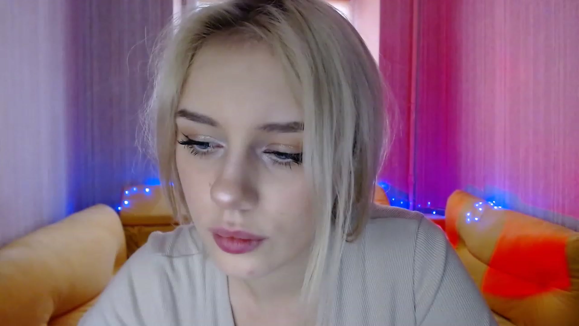Gallery image thumbnail from Ririma_xo's myfreecams stream on, 01/17/2023, 09:54 image 18 of 20