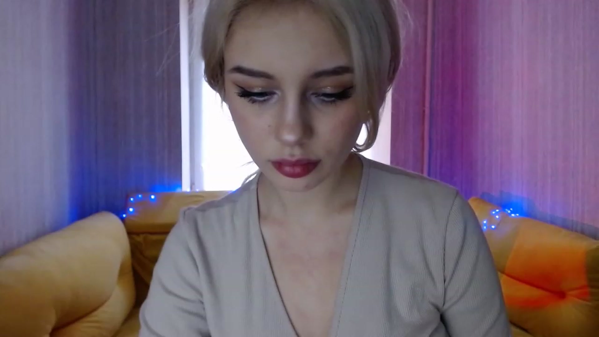 Gallery image thumbnail from Ririma_xo's myfreecams stream on, 01/17/2023, 09:54 image 16 of 20