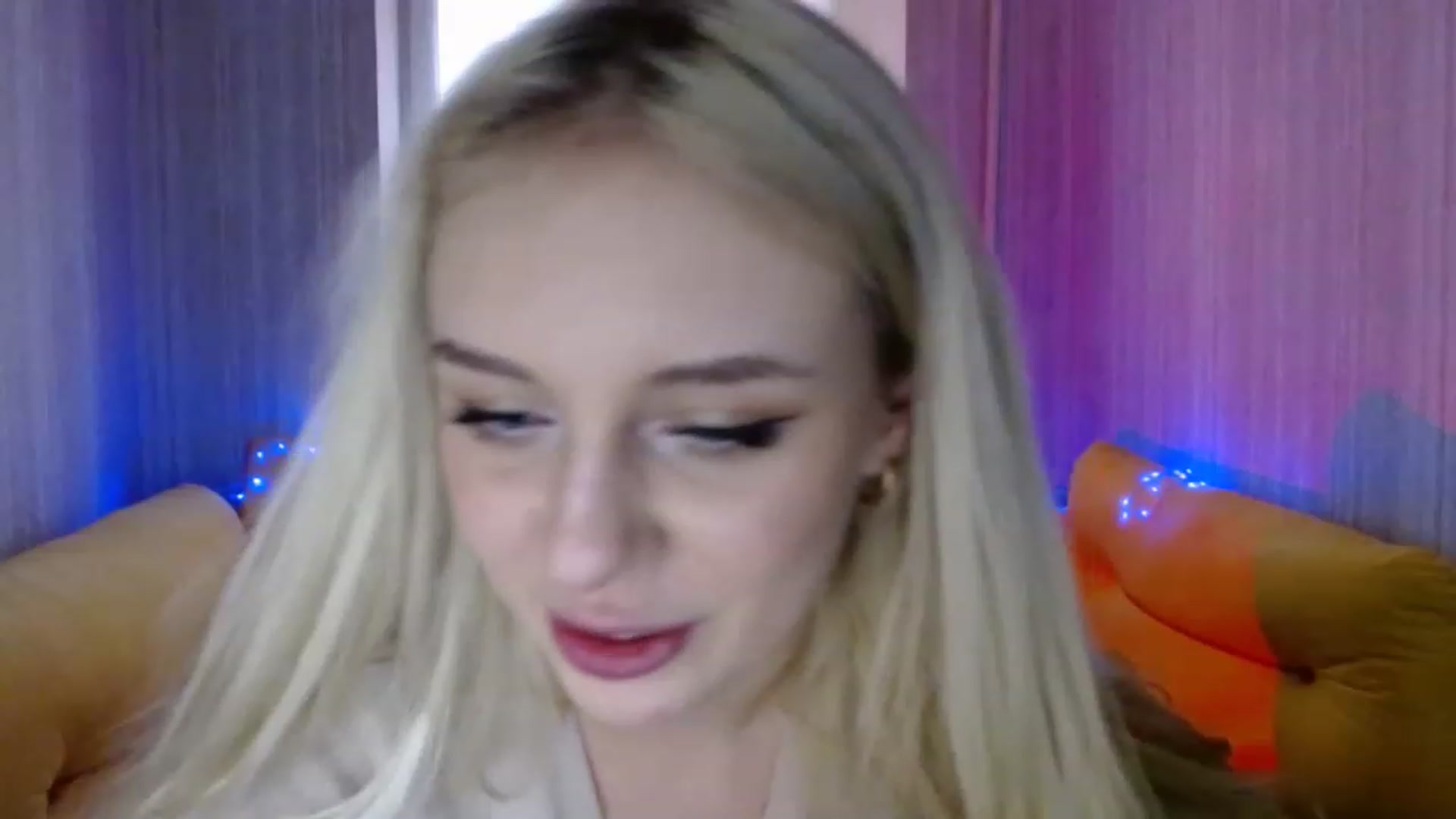 Gallery image thumbnail from Ririma_xo's myfreecams stream on, 01/17/2023, 13:05 image 12 of 20