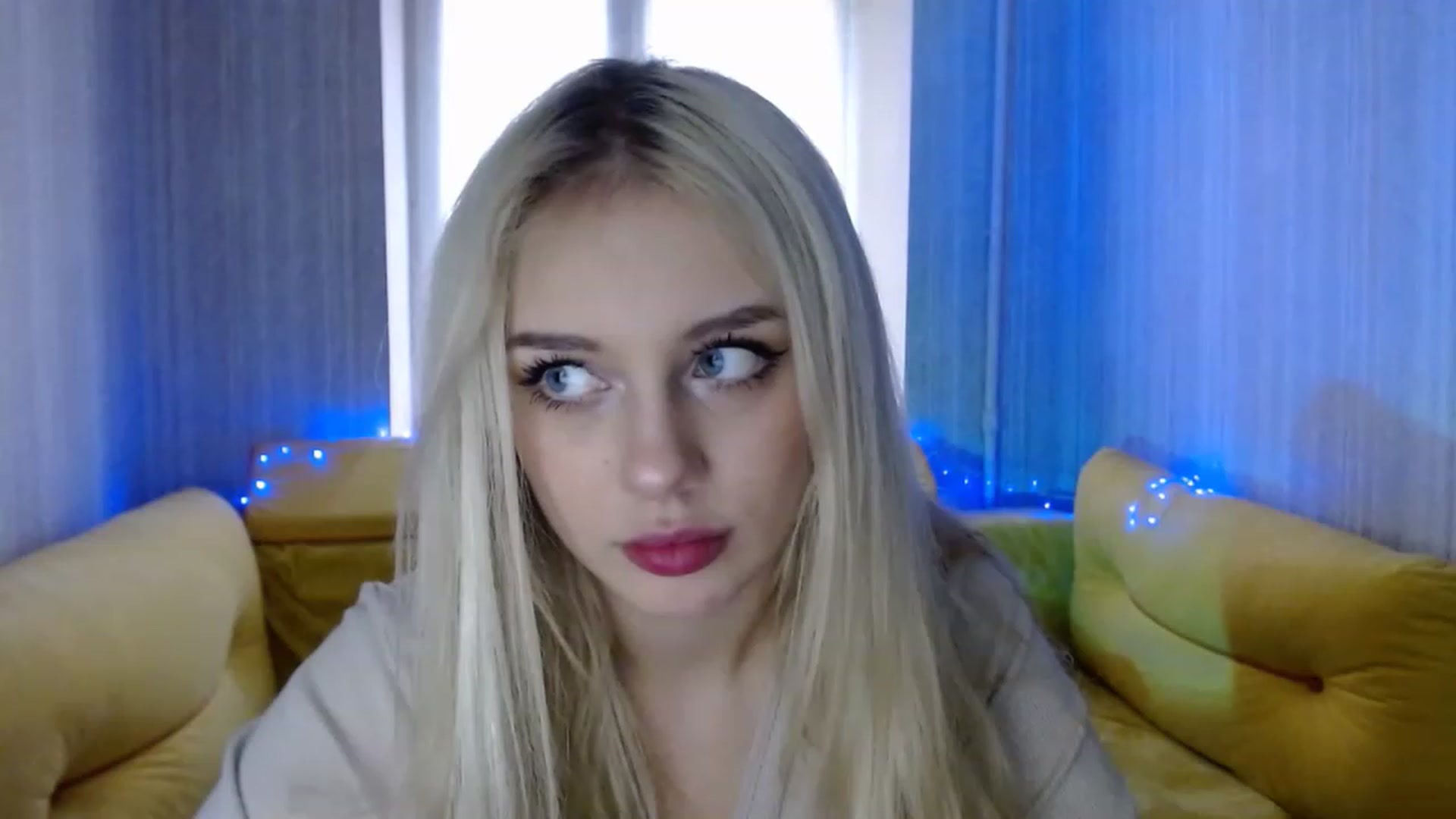 Gallery image thumbnail from Ririma_xo's myfreecams stream on, 01/17/2023, 13:05 image 4 of 20