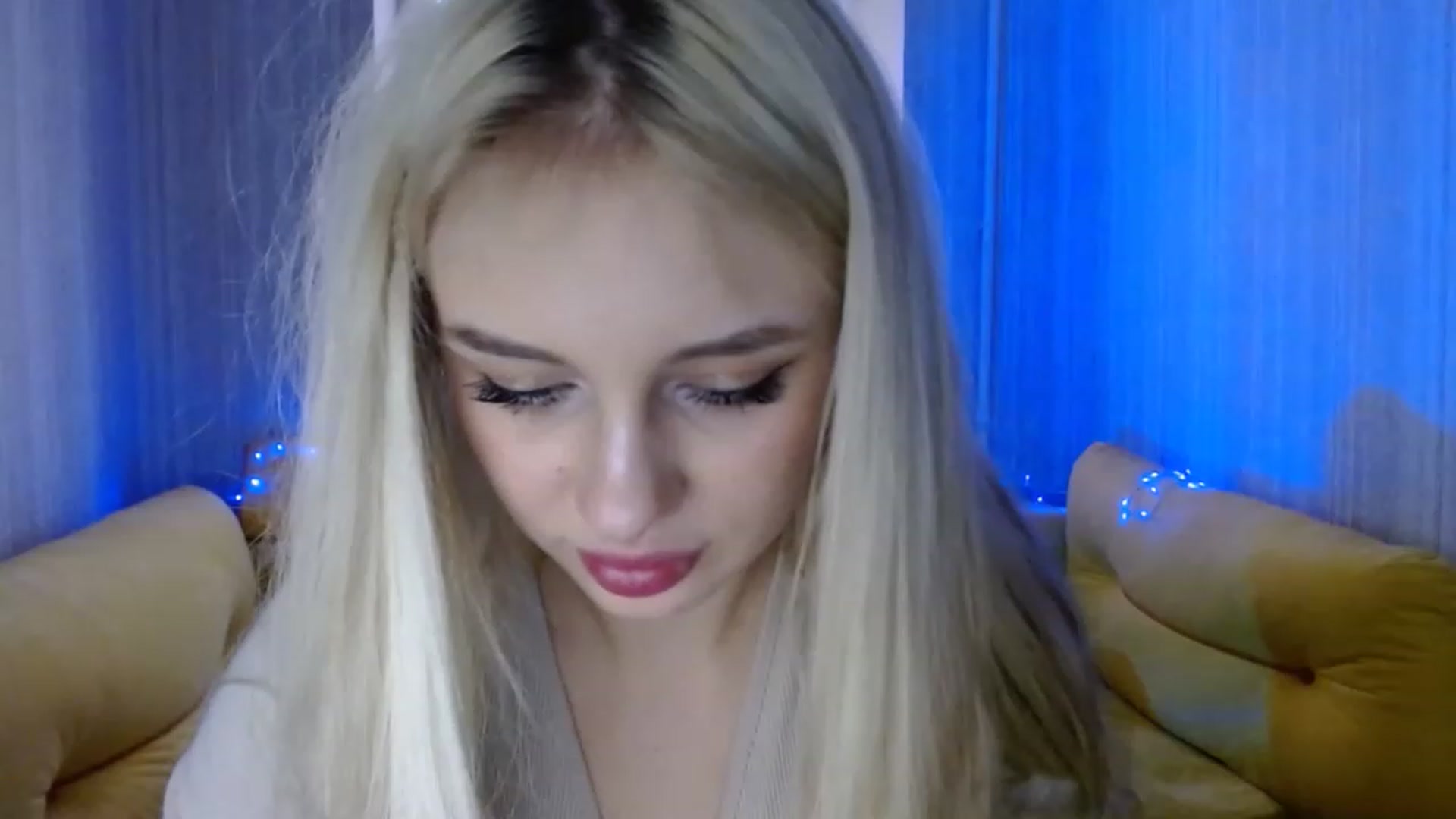 Gallery image thumbnail from Ririma_xo's myfreecams stream on, 01/17/2023, 13:05 image 9 of 20