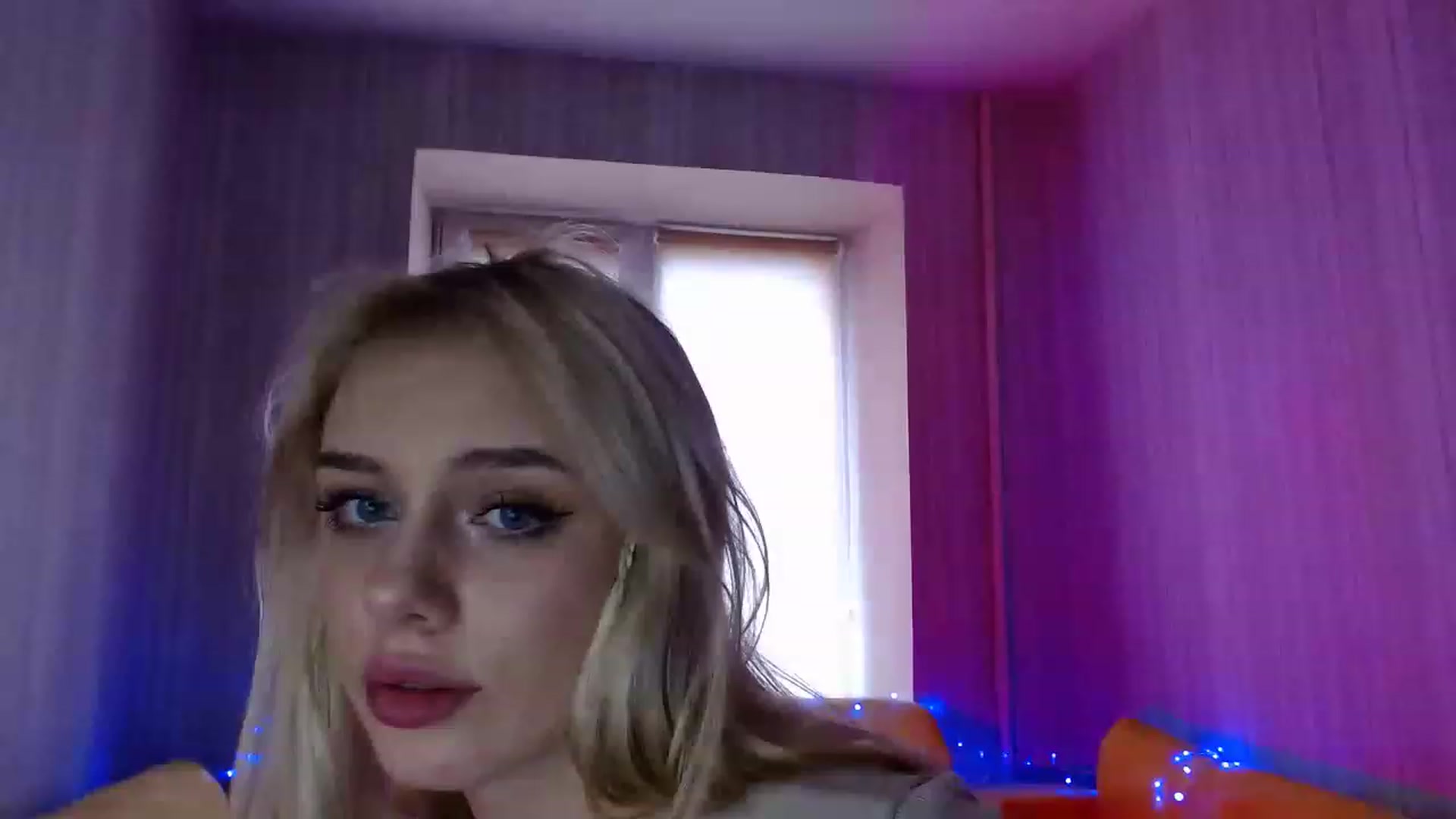 Gallery image thumbnail from Ririma_xo's myfreecams stream on, 01/17/2023, 13:05 image 1 of 20