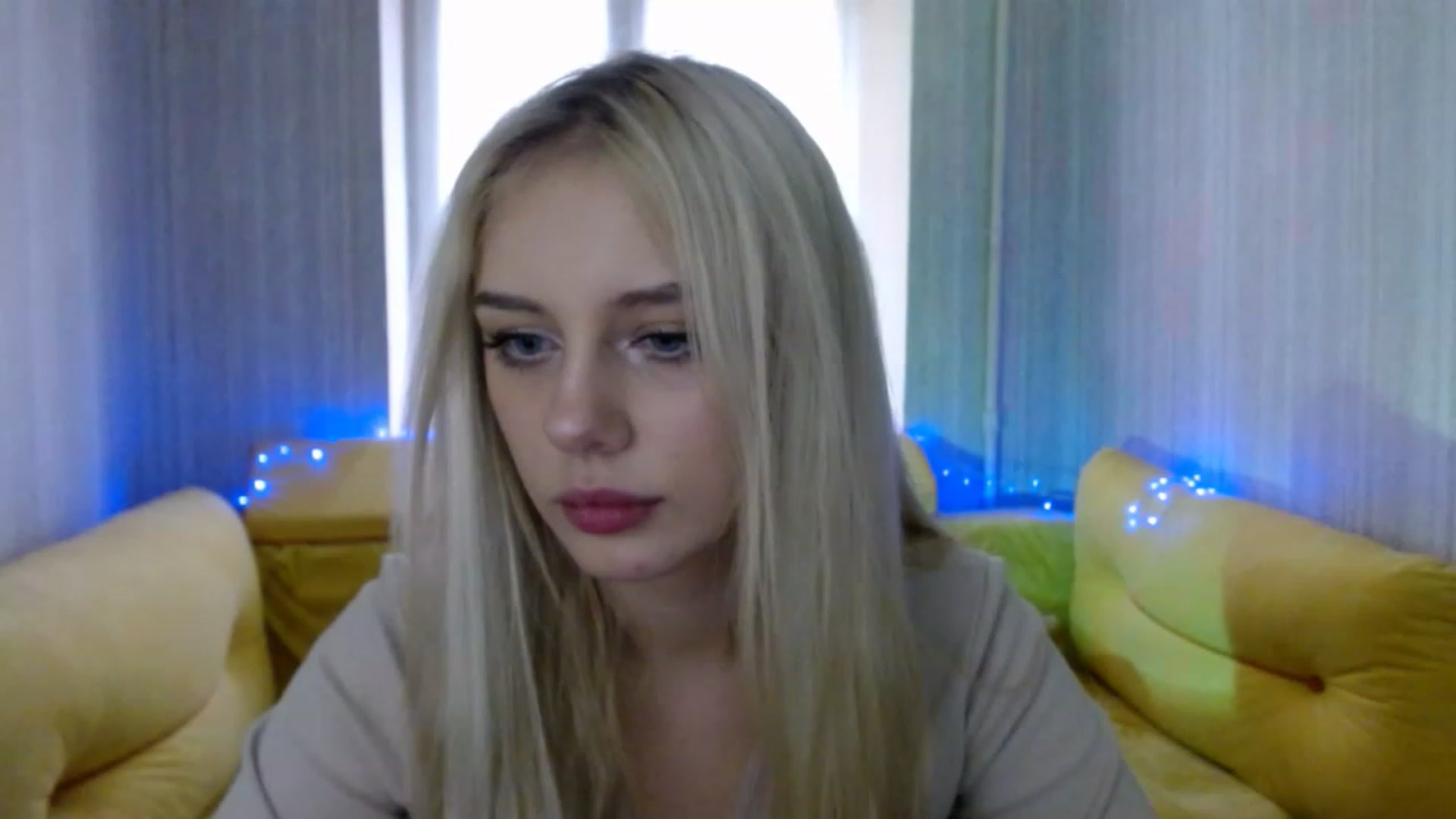 Gallery image thumbnail from Ririma_xo's myfreecams stream on, 01/17/2023, 13:05 image 2 of 20