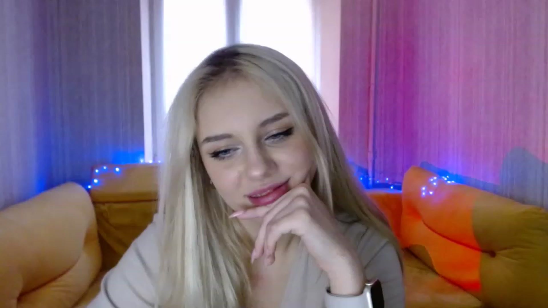 Gallery image thumbnail from Ririma_xo's myfreecams stream on, 01/17/2023, 13:05 image 18 of 20