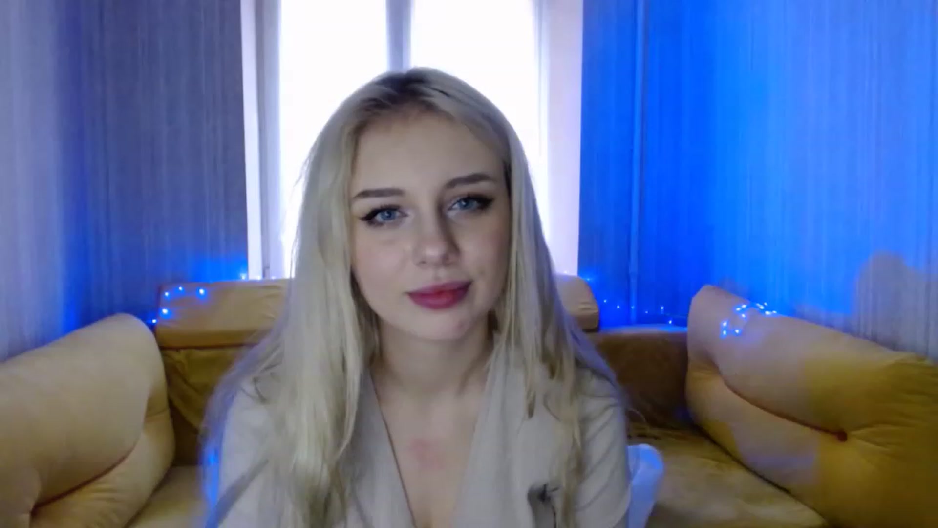 Gallery image thumbnail from Ririma_xo's myfreecams stream on, 01/17/2023, 13:05 image 15 of 20