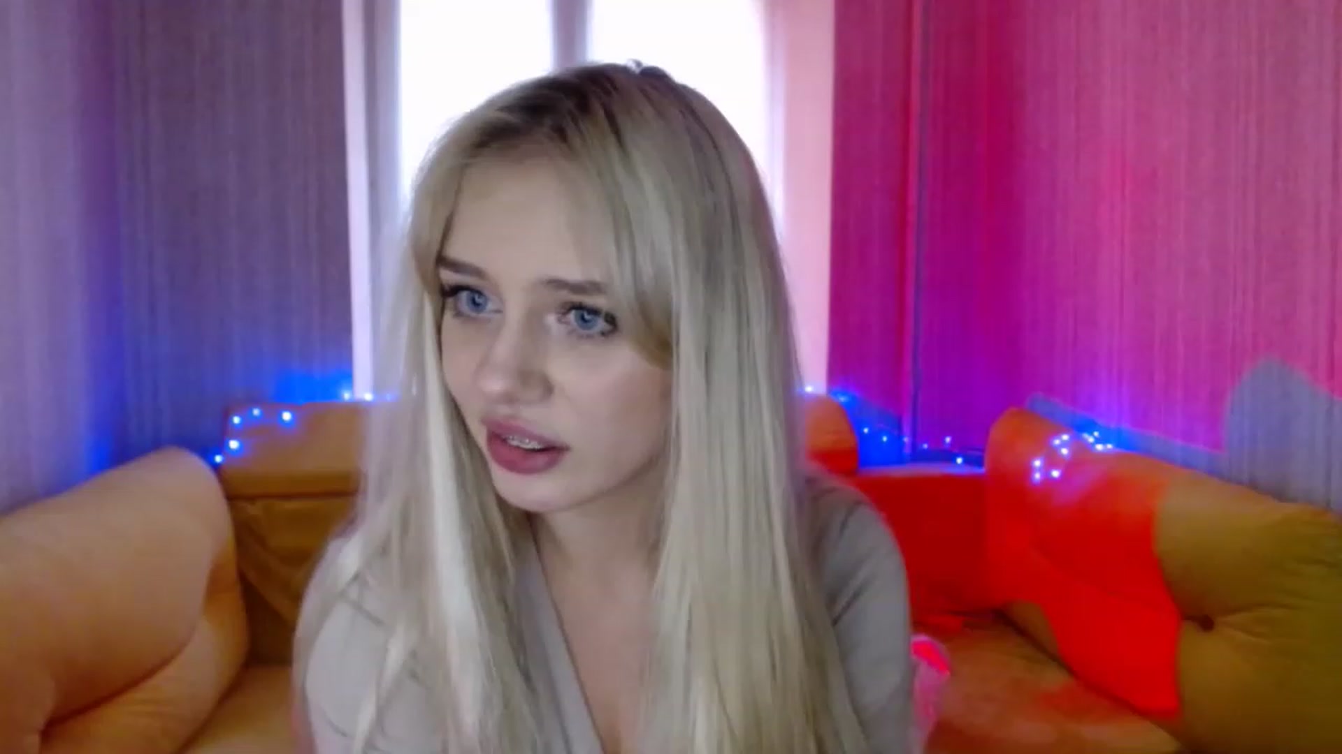 Gallery image thumbnail from Ririma_xo's myfreecams stream on, 01/17/2023, 13:05 image 11 of 20