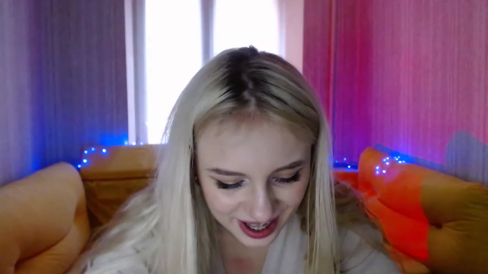 Gallery image thumbnail from Ririma_xo's myfreecams stream on, 01/17/2023, 13:05 image 16 of 20