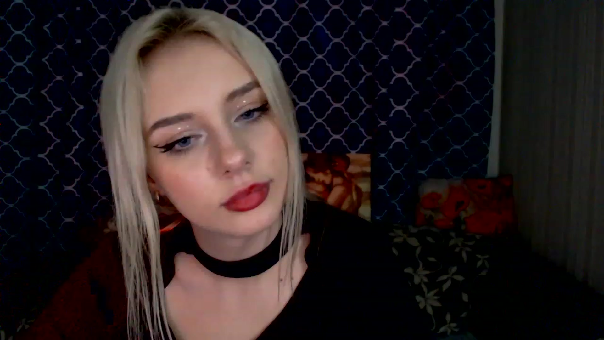 Gallery image thumbnail from Ririma_xo's myfreecams stream on, 01/18/2023, 12:46 image 14 of 20