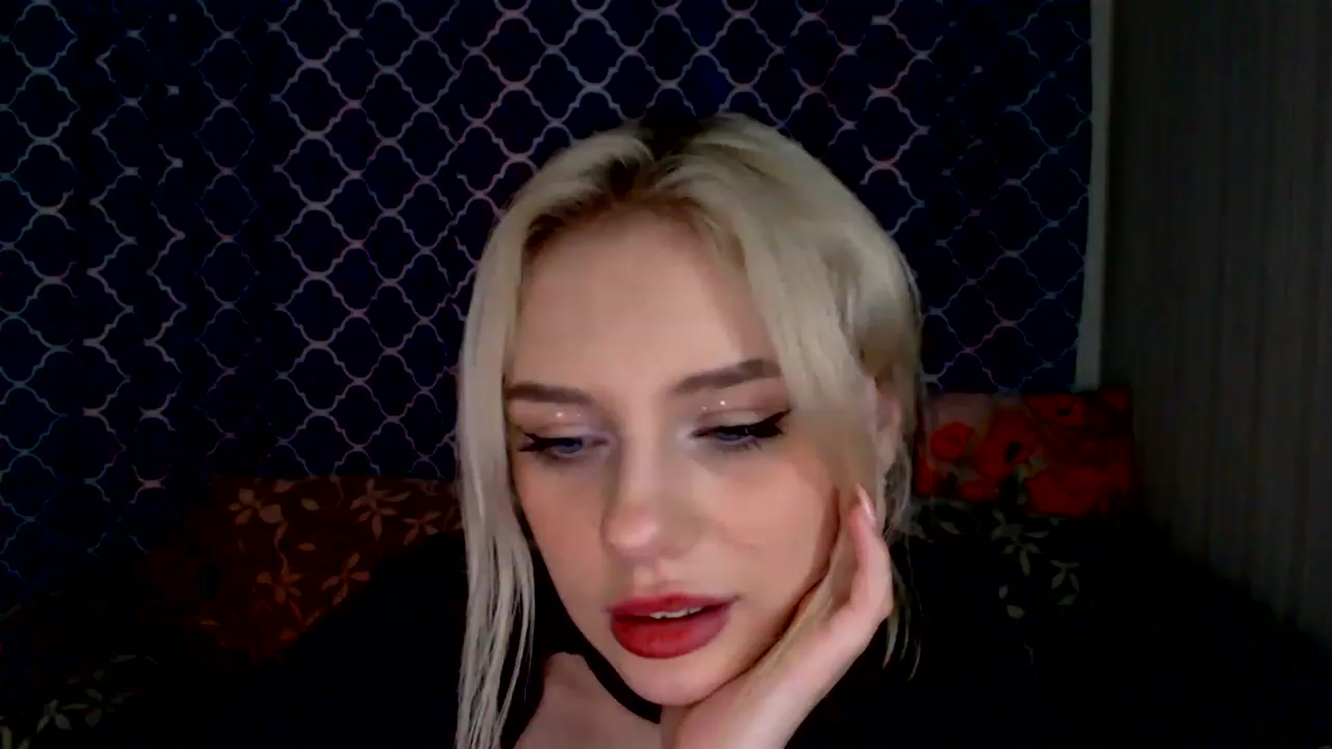 Gallery image thumbnail from Ririma_xo's myfreecams stream on, 01/18/2023, 12:46 image 13 of 20