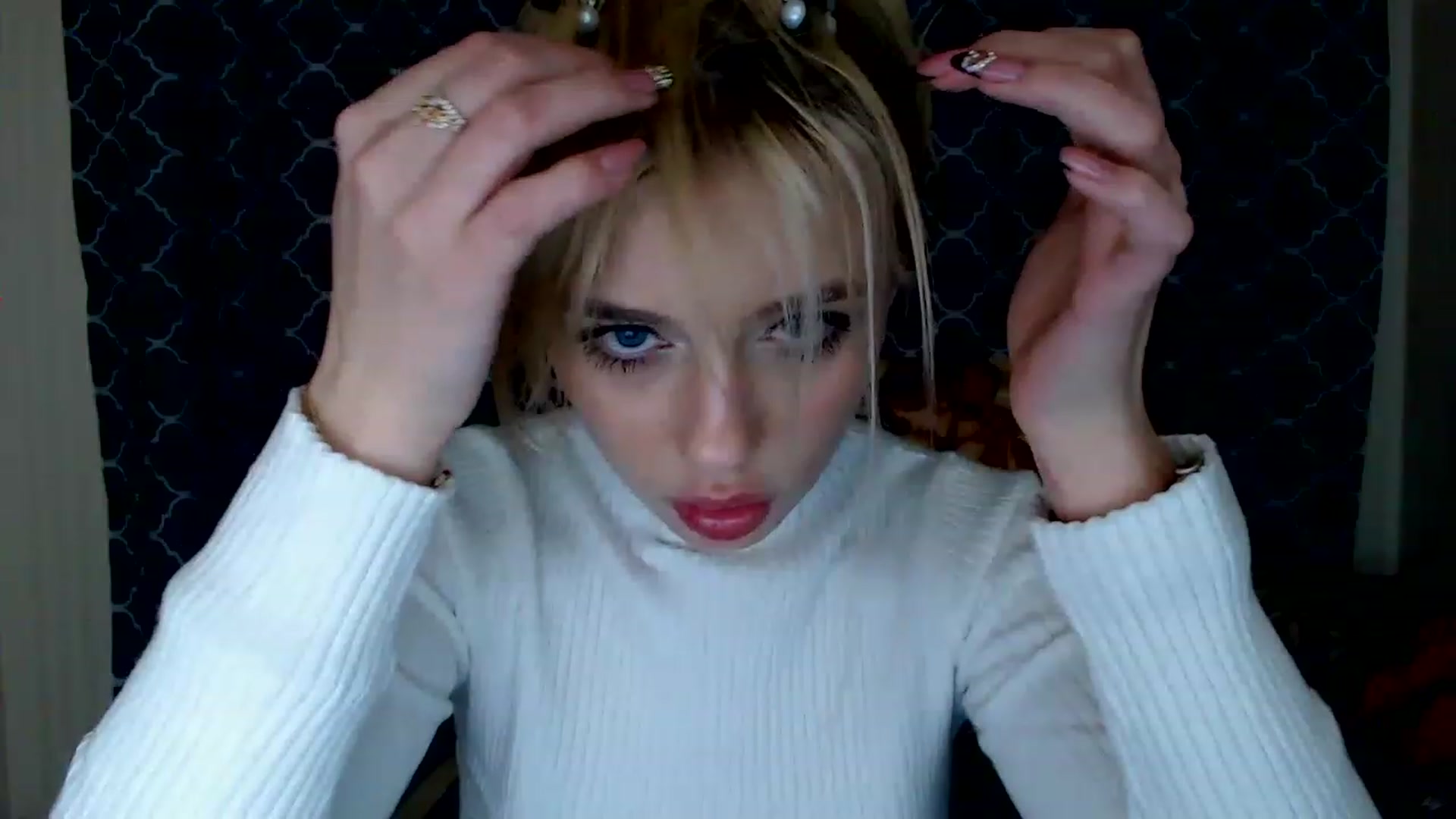 Gallery image thumbnail from Ririma_xo's myfreecams stream on, 01/25/2023, 13:00 image 5 of 20