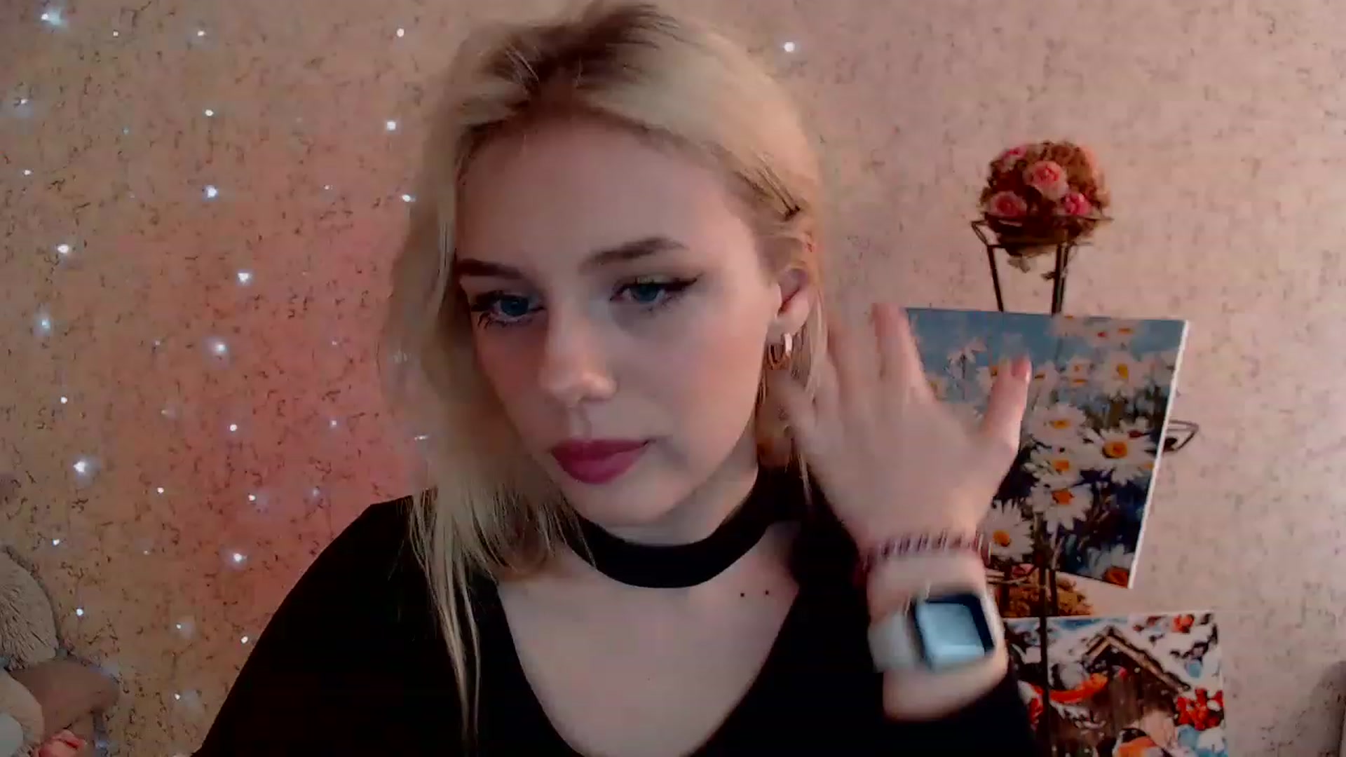 Gallery image thumbnail from Ririma_xo's myfreecams stream on, 02/06/2023, 09:43 image 4 of 20