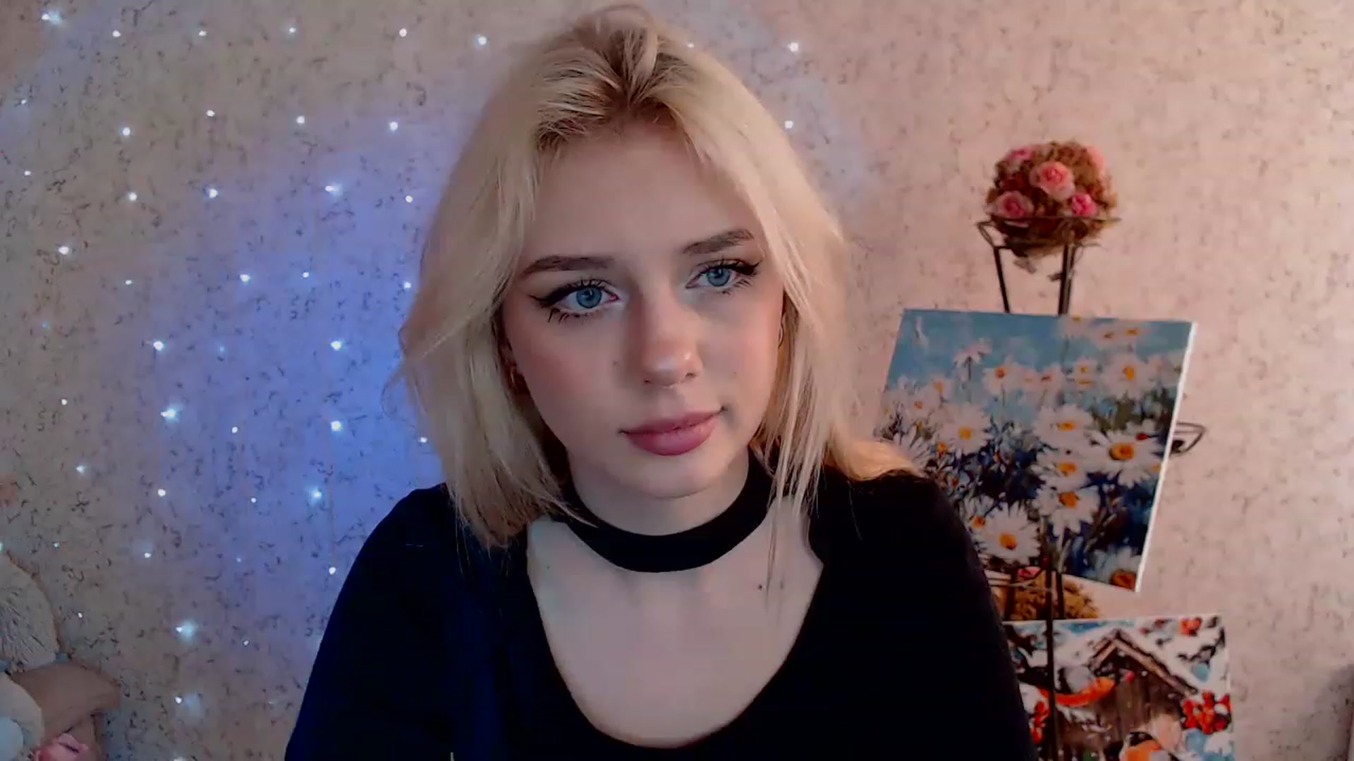 Gallery image thumbnail from Ririma_xo's myfreecams stream on, 02/06/2023, 09:43 image 15 of 20