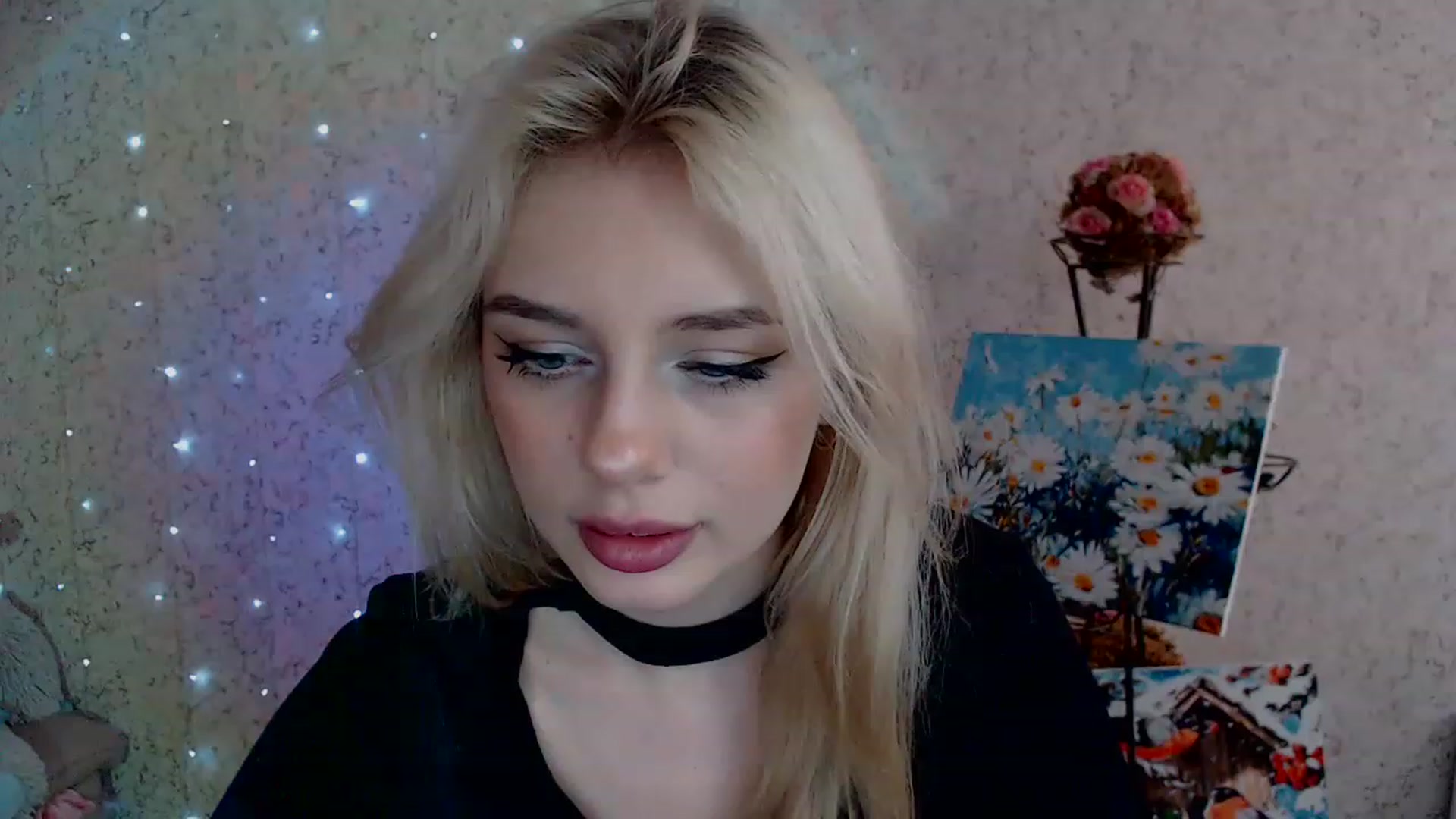 Gallery image thumbnail from Ririma_xo's myfreecams stream on, 02/06/2023, 09:43 image 13 of 20