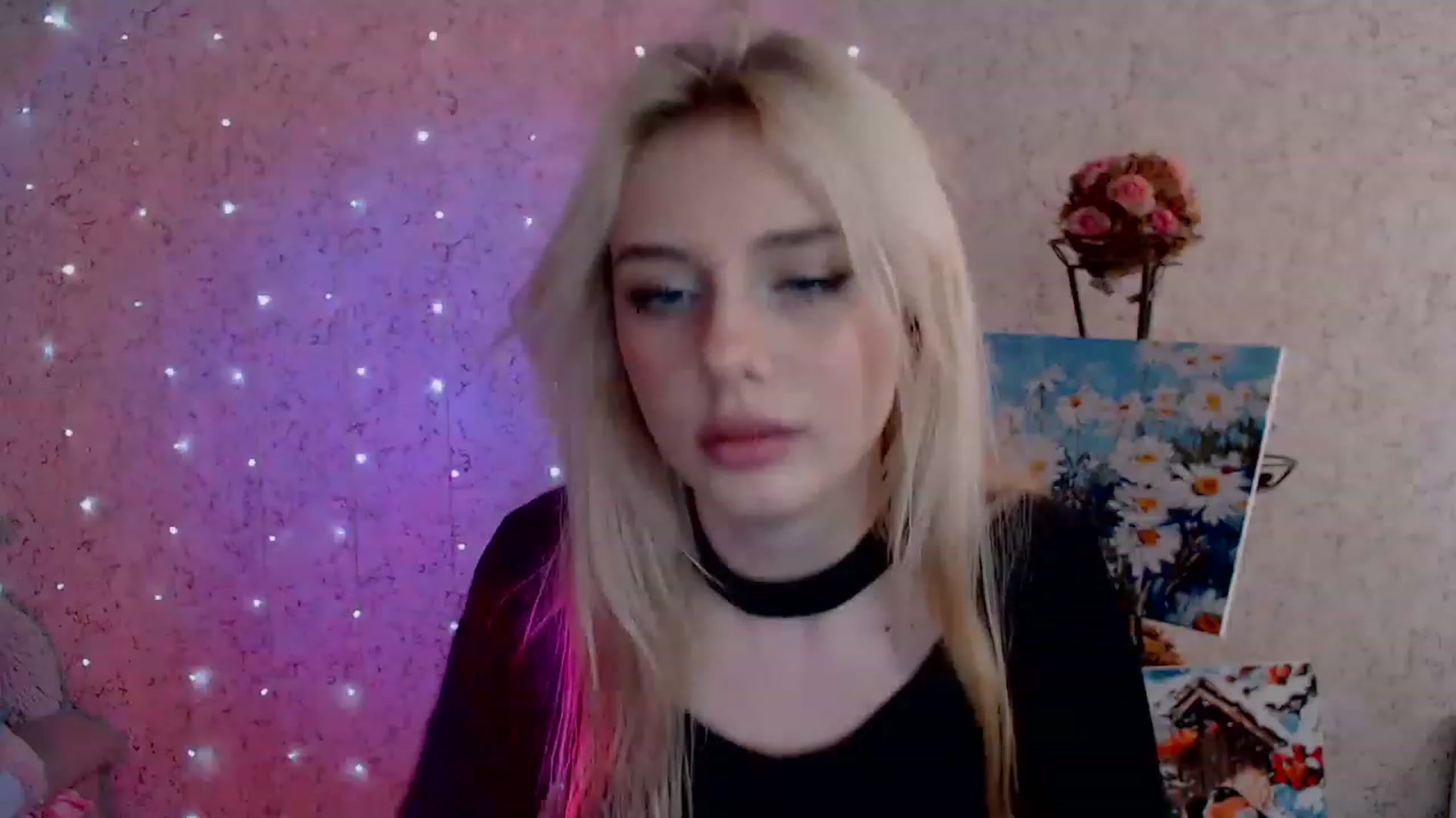Gallery image thumbnail from Ririma_xo's myfreecams stream on, 02/06/2023, 09:43 image 17 of 20