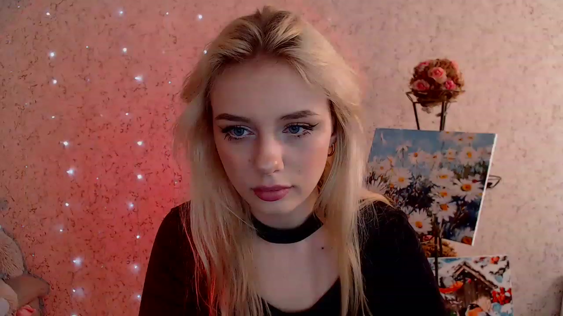 Gallery image thumbnail from Ririma_xo's myfreecams stream on, 02/06/2023, 09:43 image 18 of 20