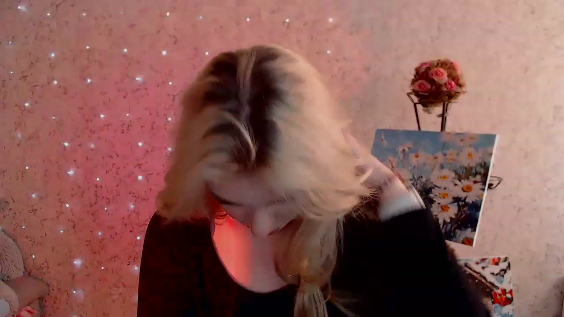 Gallery image thumbnail from Ririma_xo's myfreecams stream on, 02/06/2023, 09:43 image 9 of 20
