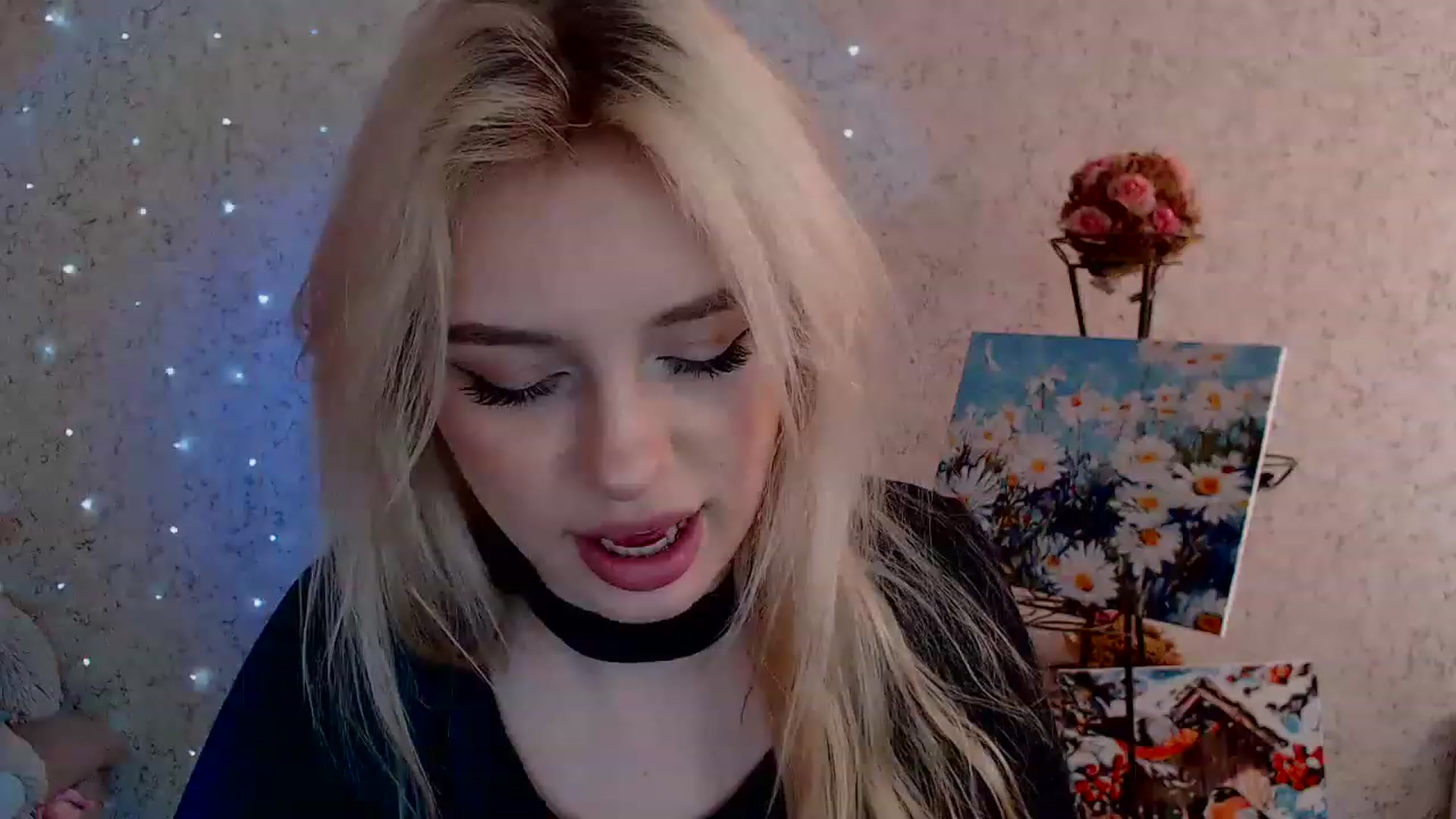 Gallery image thumbnail from Ririma_xo's myfreecams stream on, 02/06/2023, 09:43 image 7 of 20