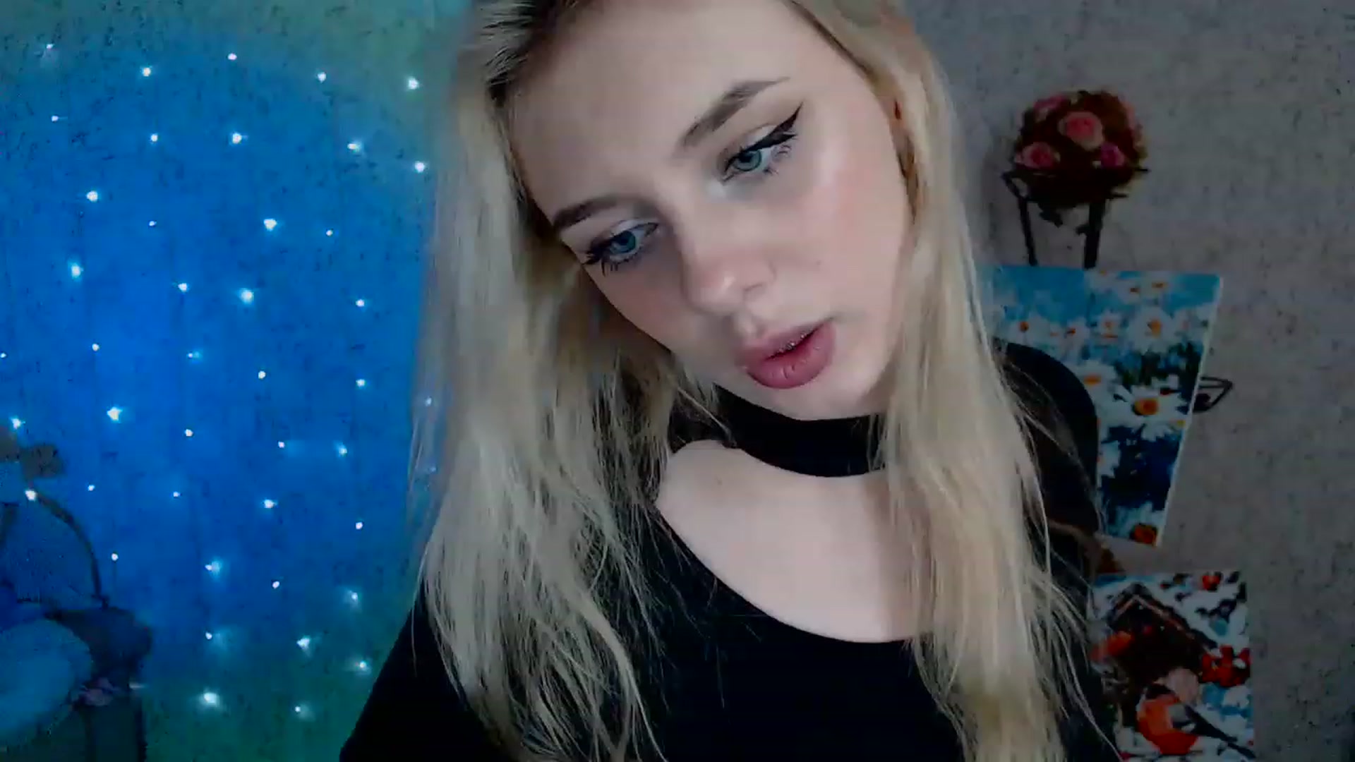 Gallery image thumbnail from Ririma_xo's myfreecams stream on, 02/06/2023, 13:07 image 19 of 20