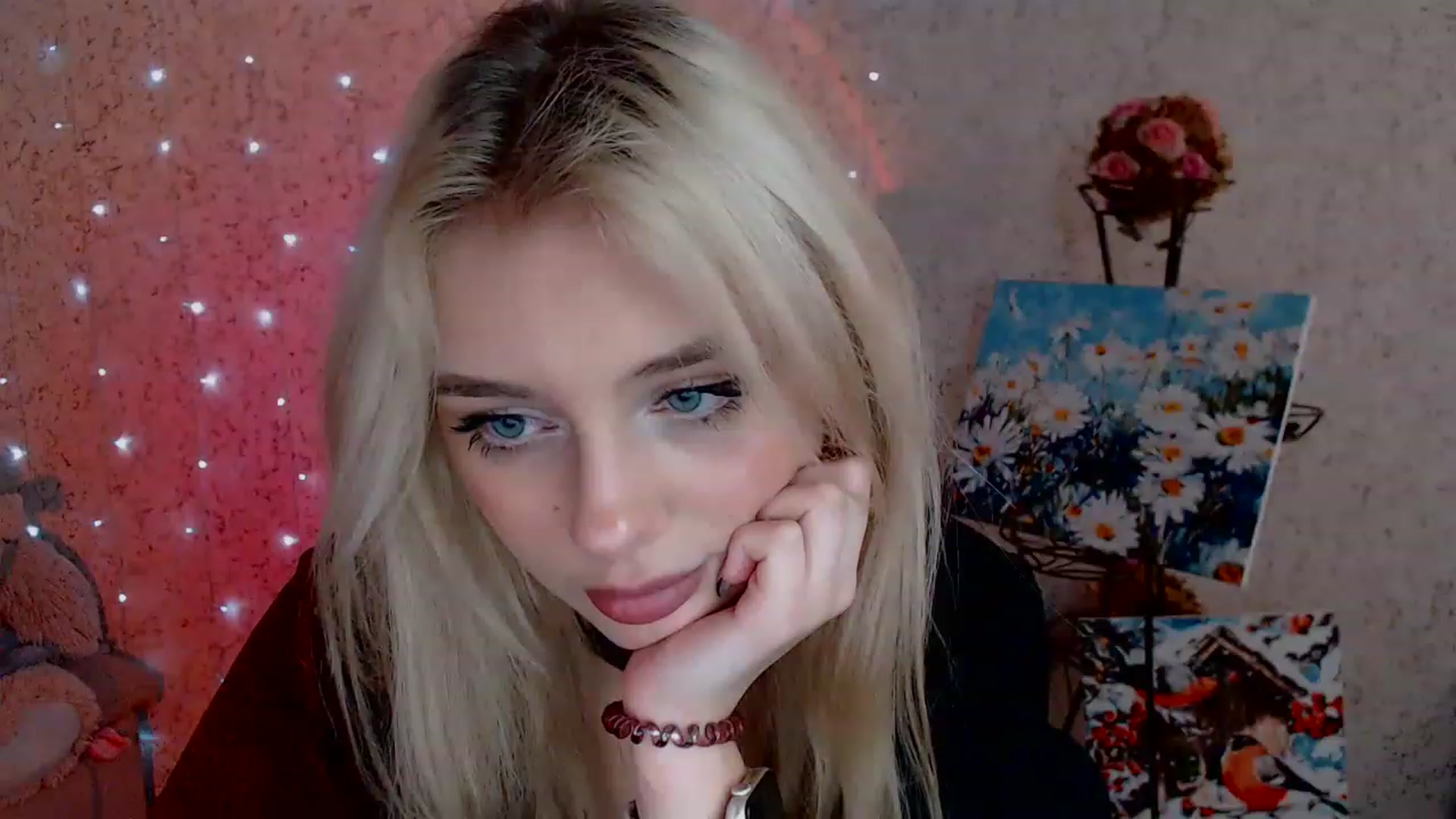 Gallery image thumbnail from Ririma_xo's myfreecams stream on, 02/06/2023, 13:07 image 8 of 20