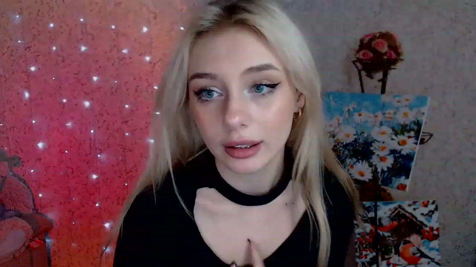 Gallery image thumbnail from Ririma_xo's myfreecams stream on, 02/06/2023, 13:07 image 16 of 20