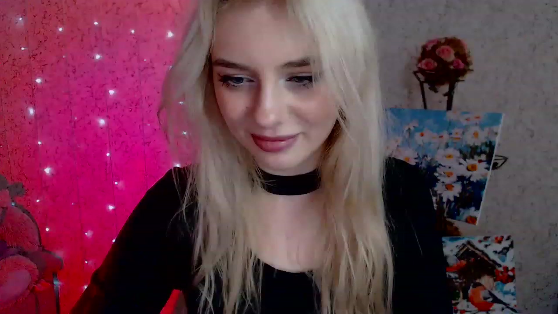 Gallery image thumbnail from Ririma_xo's myfreecams stream on, 02/06/2023, 13:07 image 12 of 20