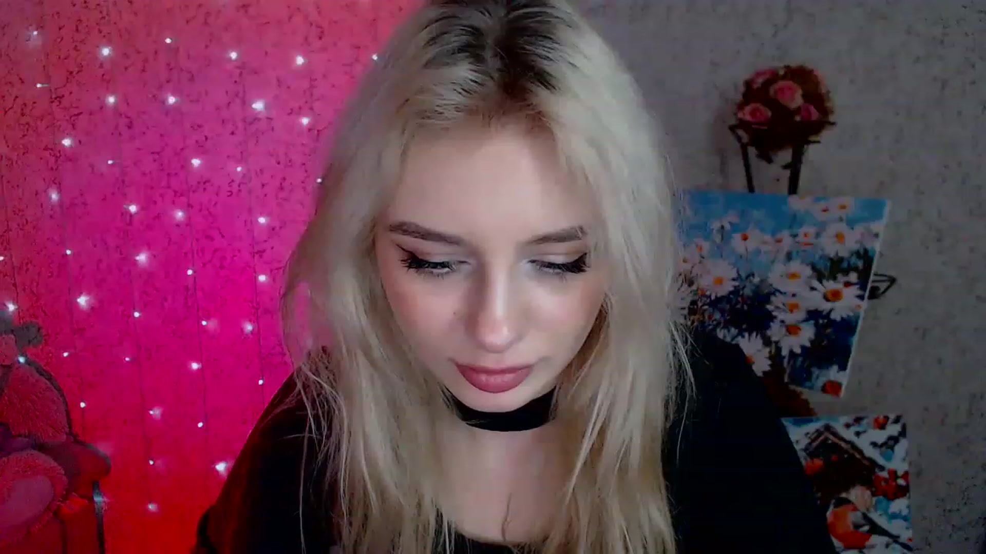 Gallery image thumbnail from Ririma_xo's myfreecams stream on, 02/06/2023, 13:07 image 14 of 20