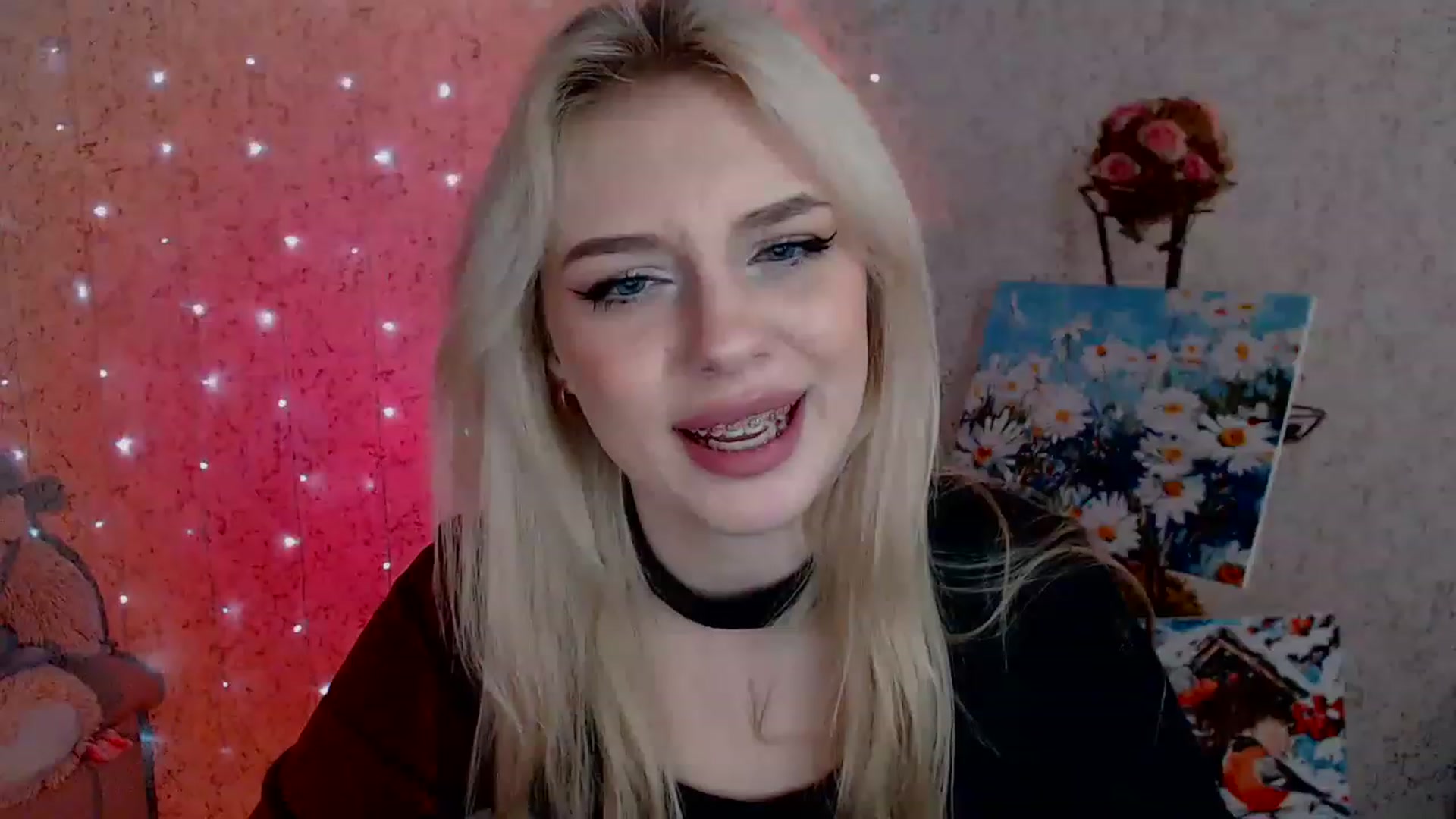 Gallery image thumbnail from Ririma_xo's myfreecams stream on, 02/06/2023, 13:07 image 6 of 20