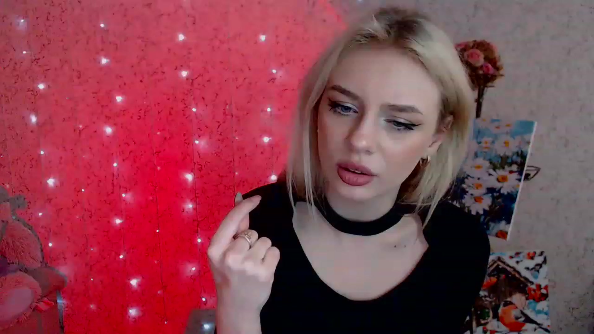 Gallery image thumbnail from Ririma_xo's myfreecams stream on, 02/06/2023, 13:07 image 3 of 20