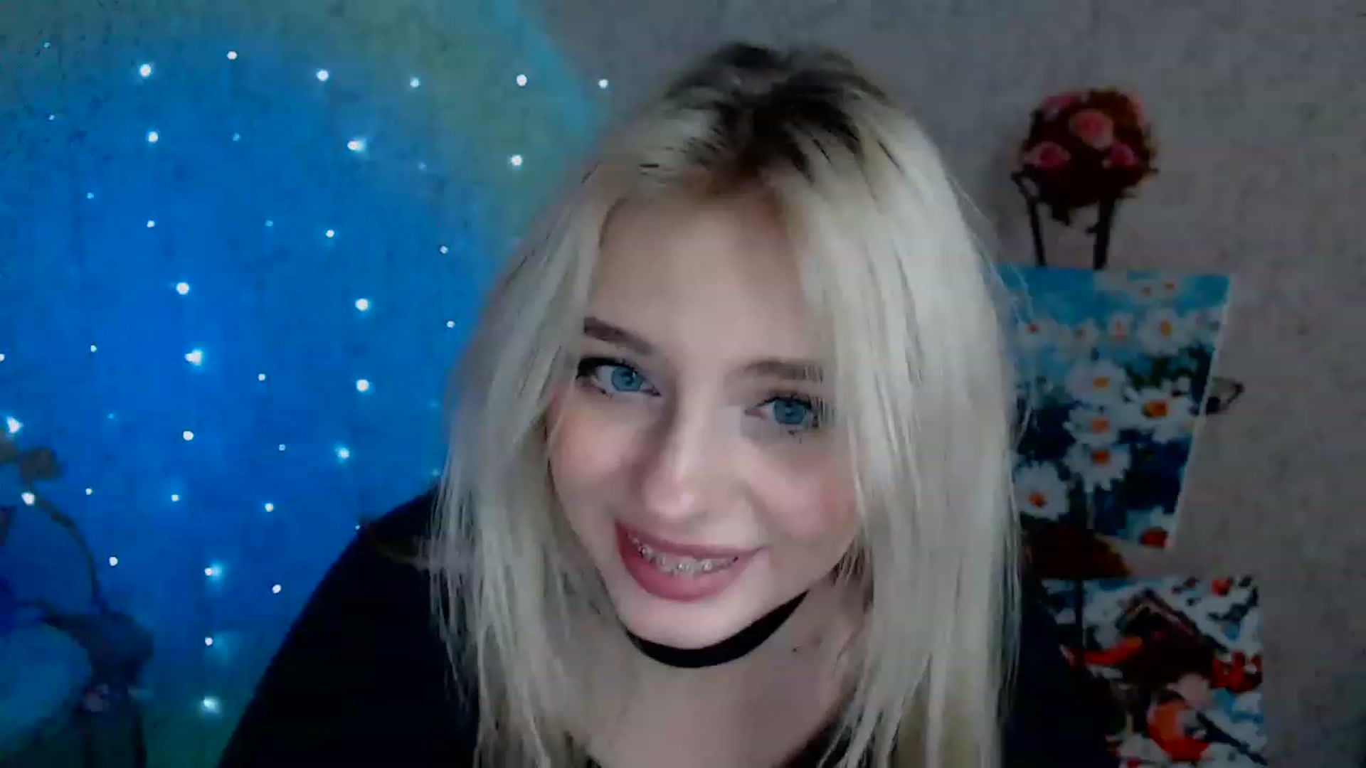 Gallery image thumbnail from Ririma_xo's myfreecams stream on, 02/06/2023, 13:07 image 17 of 20