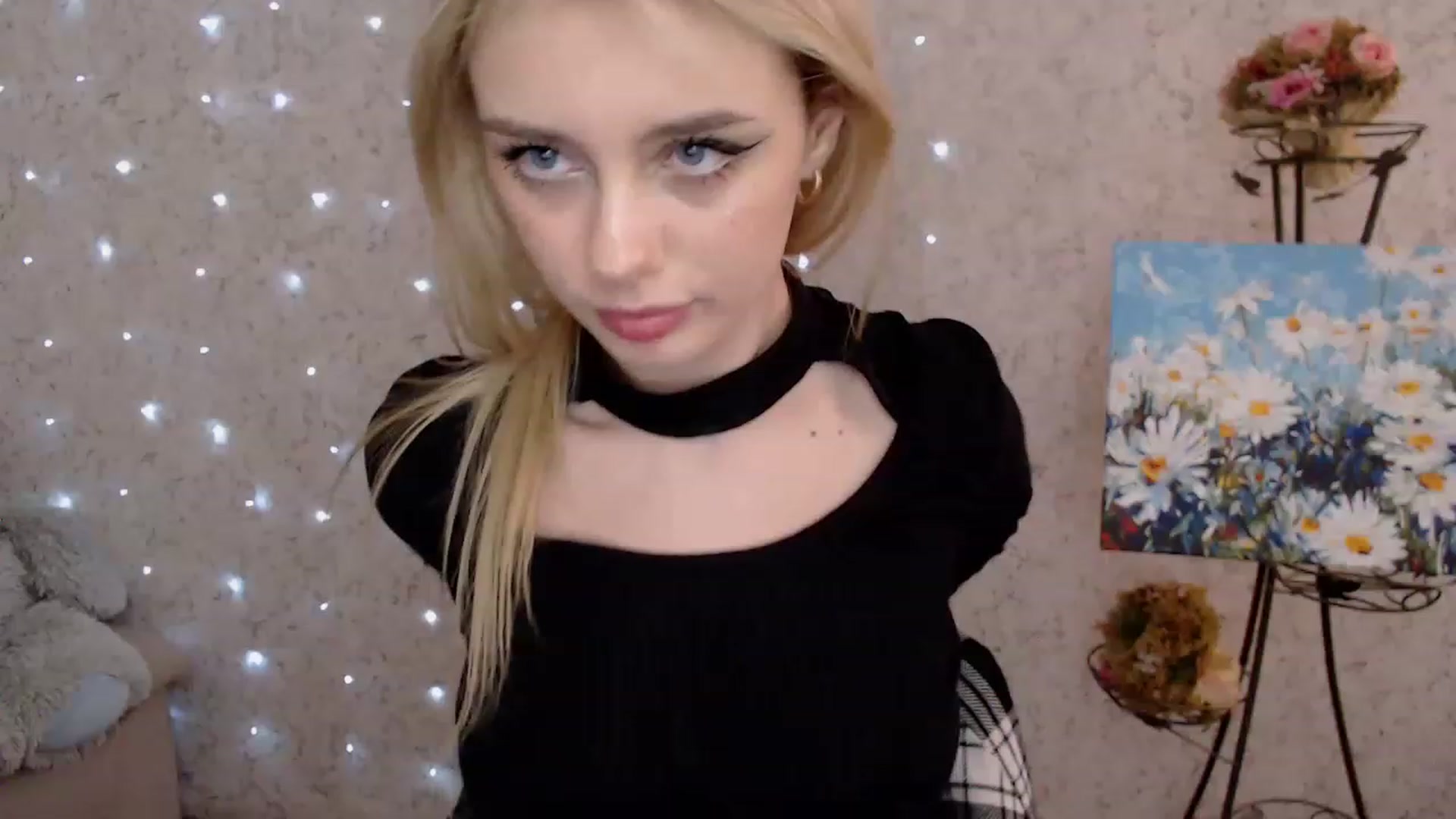 Gallery image thumbnail from Ririma_xo's myfreecams stream on, 02/24/2023, 13:07 image 1 of 20