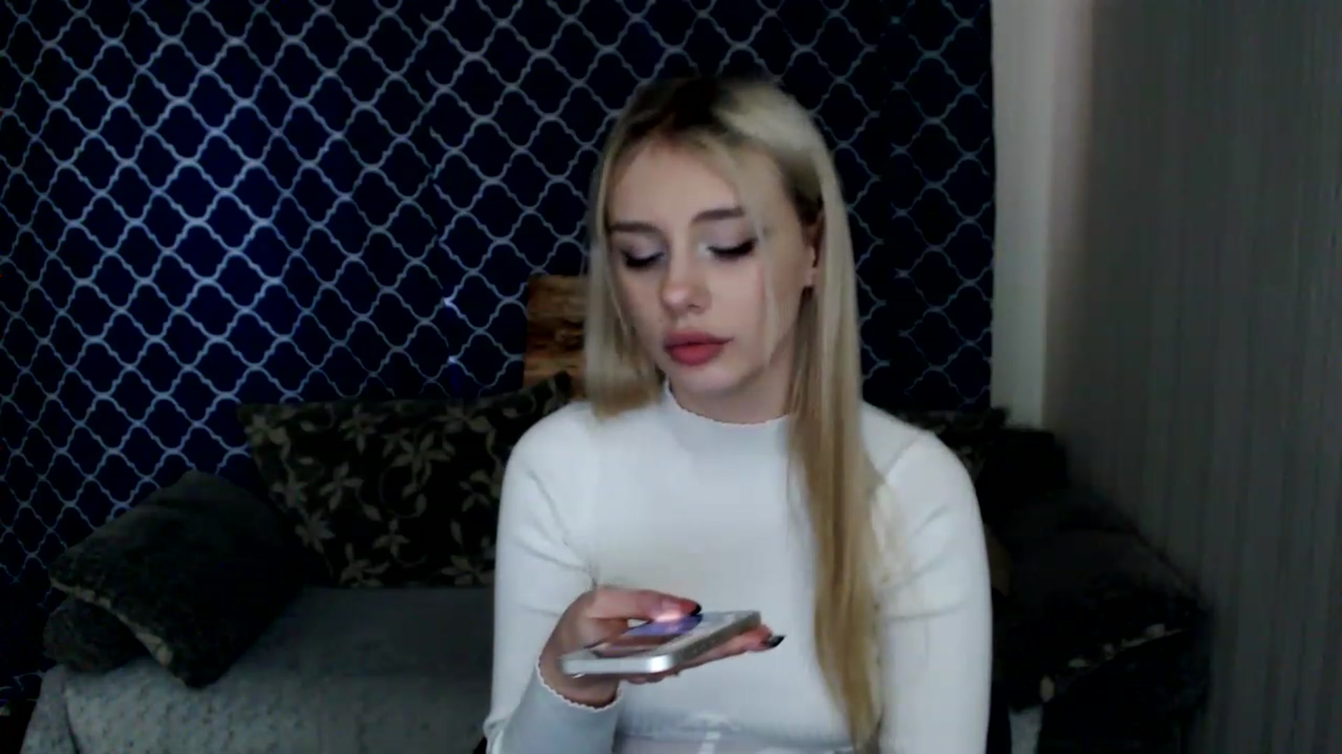 Gallery image thumbnail from Ririma_xo's myfreecams stream on, 03/02/2023, 11:54 image 5 of 20