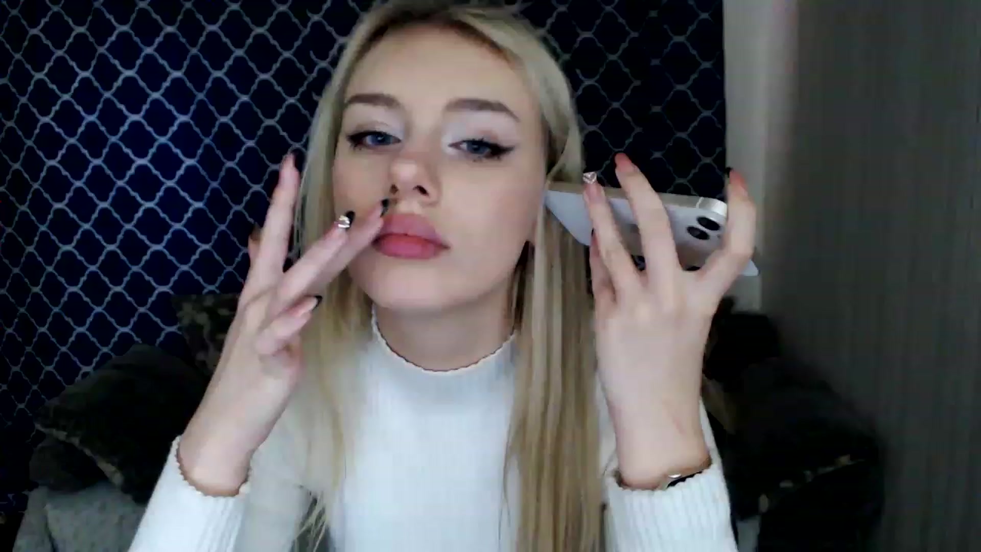 Gallery image thumbnail from Ririma_xo's myfreecams stream on, 03/02/2023, 11:54 image 1 of 20