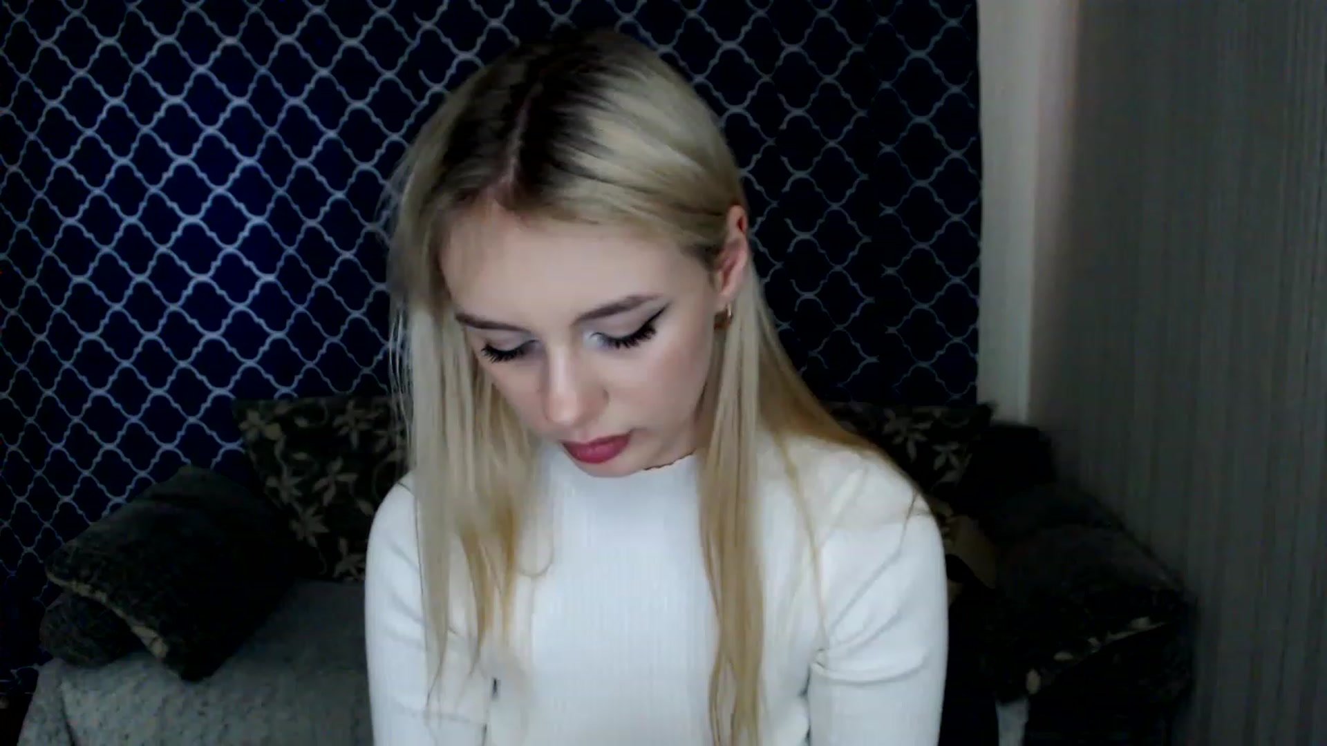 Gallery image thumbnail from Ririma_xo's myfreecams stream on, 03/02/2023, 11:54 image 2 of 20