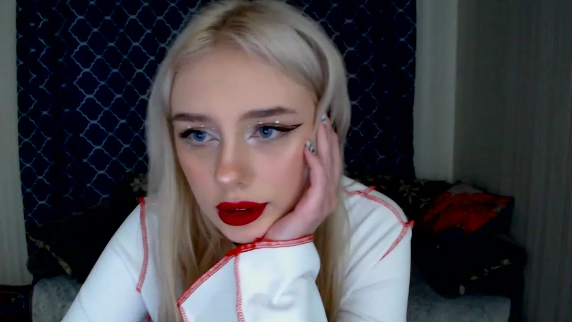 Gallery image thumbnail from Ririma_xo's myfreecams stream on, 03/13/2023, 16:23 image 3 of 20