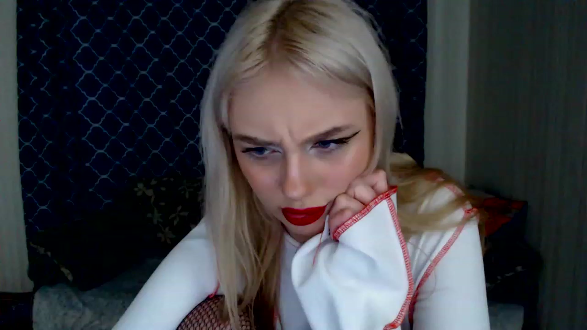 Gallery image thumbnail from Ririma_xo's myfreecams stream on, 03/13/2023, 16:23 image 5 of 20