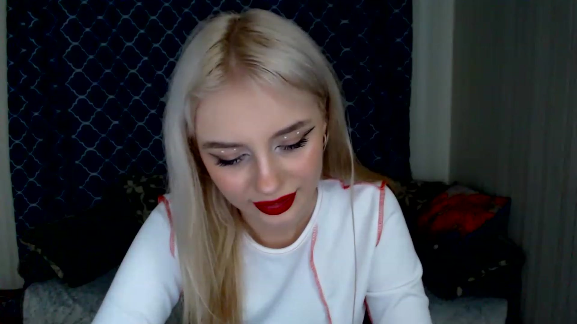 Gallery image thumbnail from Ririma_xo's myfreecams stream on, 03/13/2023, 16:23 image 17 of 20