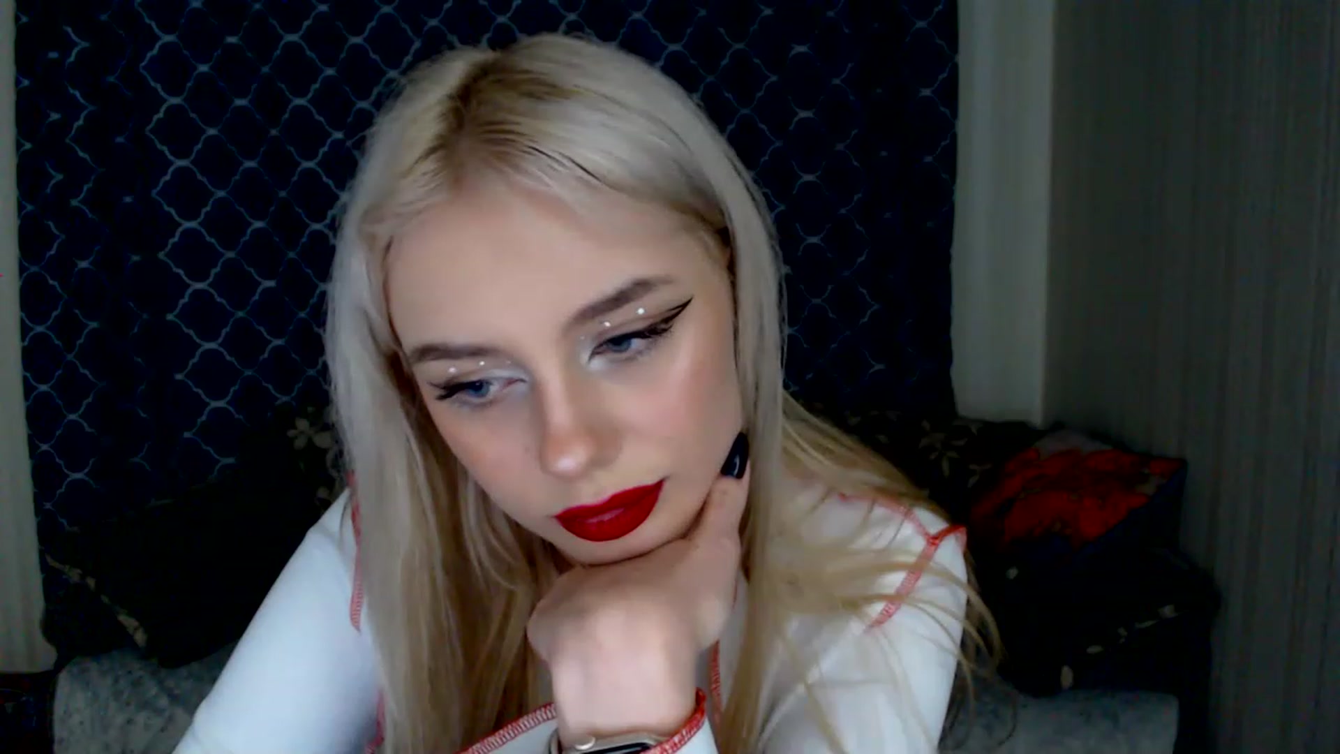 Gallery image thumbnail from Ririma_xo's myfreecams stream on, 03/13/2023, 16:23 image 18 of 20
