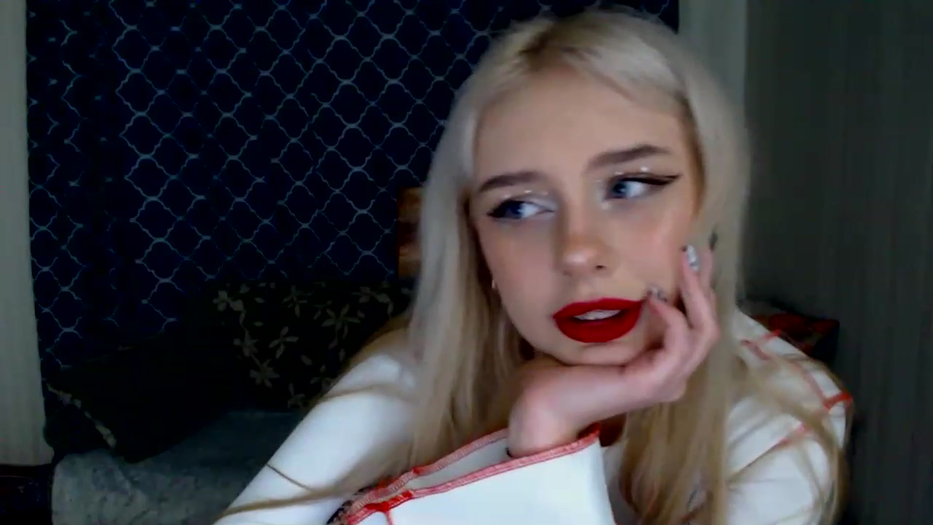 Gallery image thumbnail from Ririma_xo's myfreecams stream on, 03/13/2023, 16:23 image 8 of 20