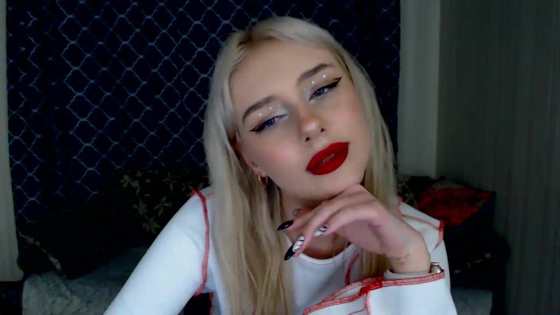 Gallery image thumbnail from Ririma_xo's myfreecams stream on, 03/13/2023, 16:23 image 13 of 20