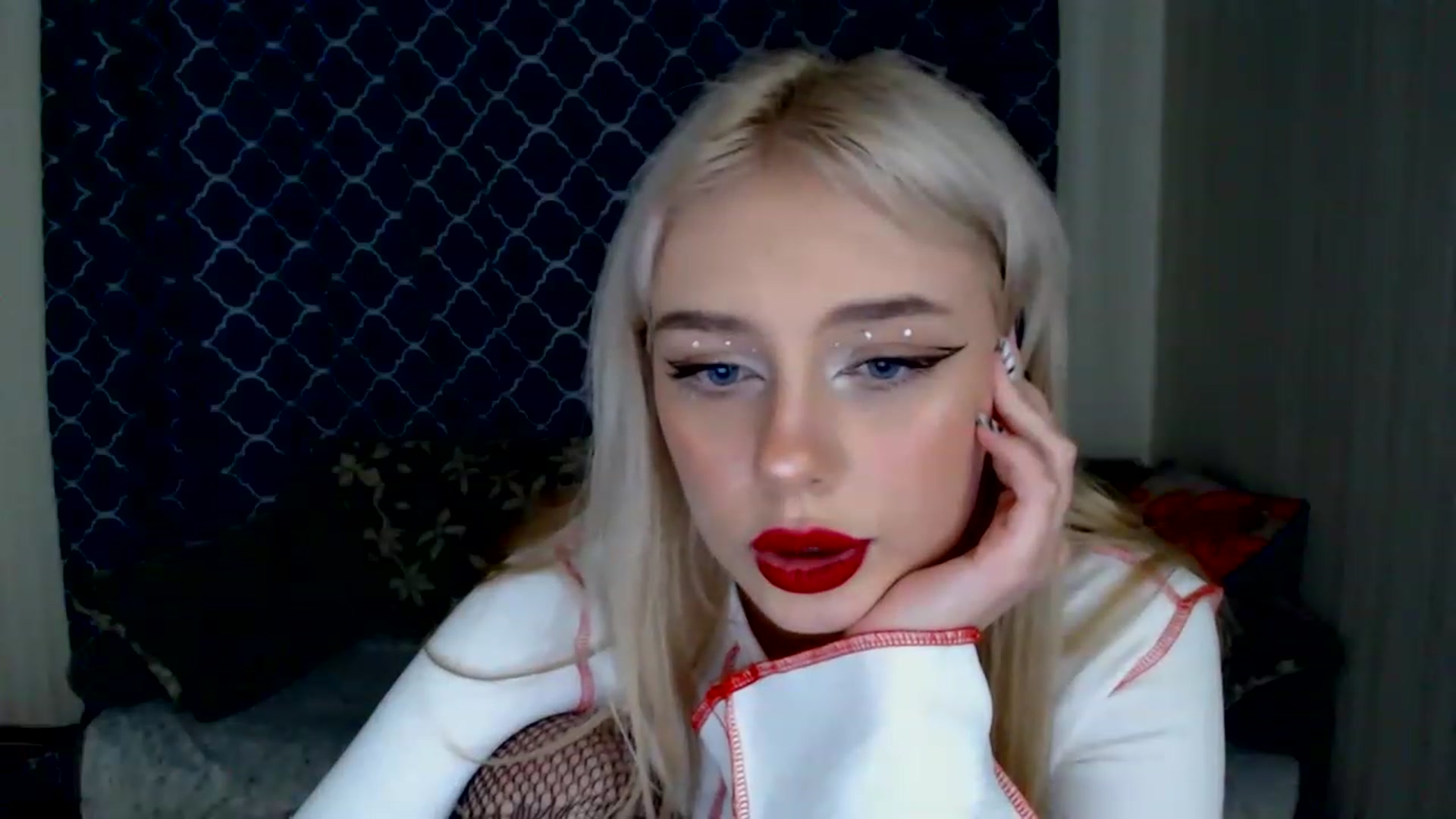 Gallery image thumbnail from Ririma_xo's myfreecams stream on, 03/13/2023, 16:23 image 7 of 20